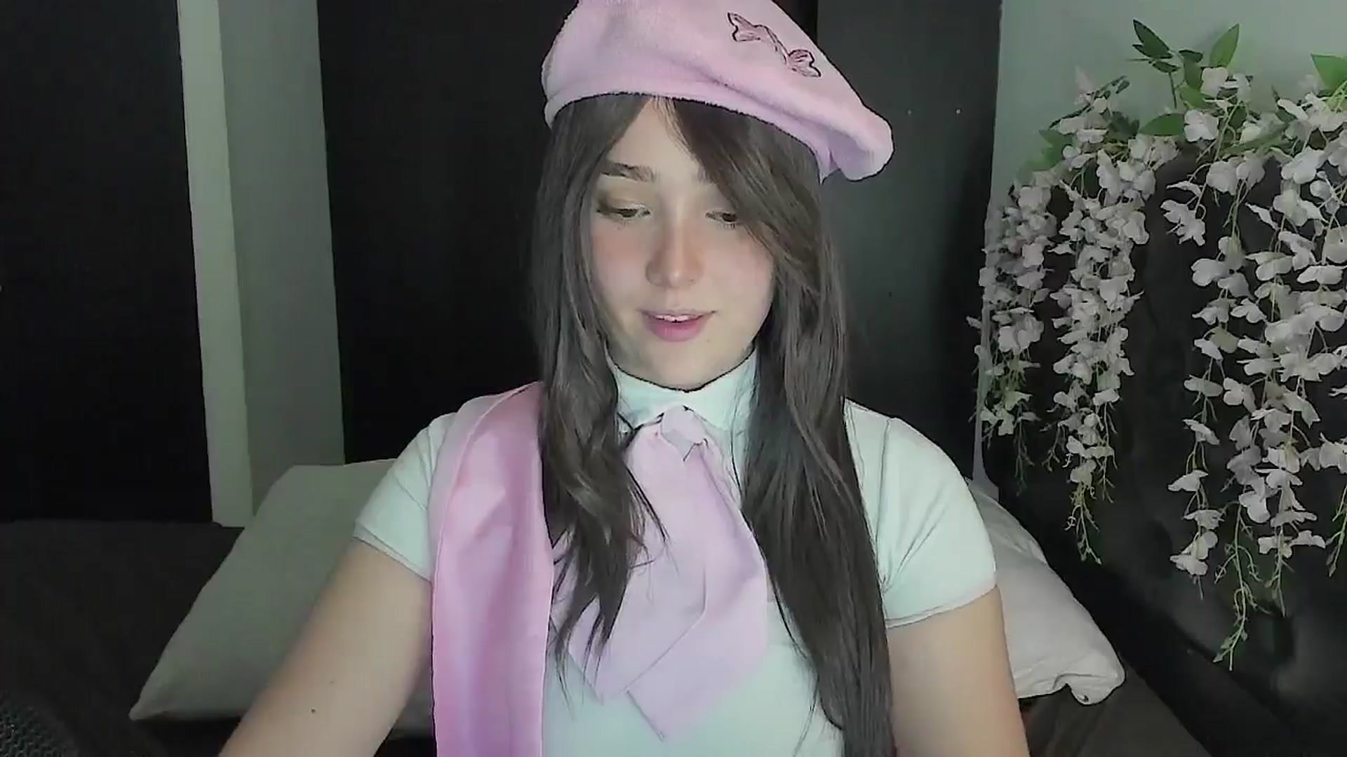 Gallery image thumbnail from sofi_garcia_'s myfreecams stream on, 07/14/2024, 06:04 image 7 of 20