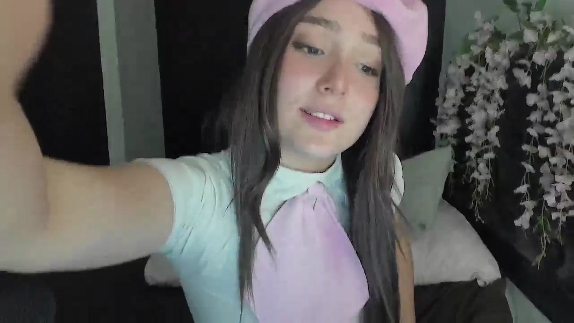 Gallery image thumbnail from sofi_garcia_'s myfreecams stream on, 07/14/2024, 06:04 image 10 of 20