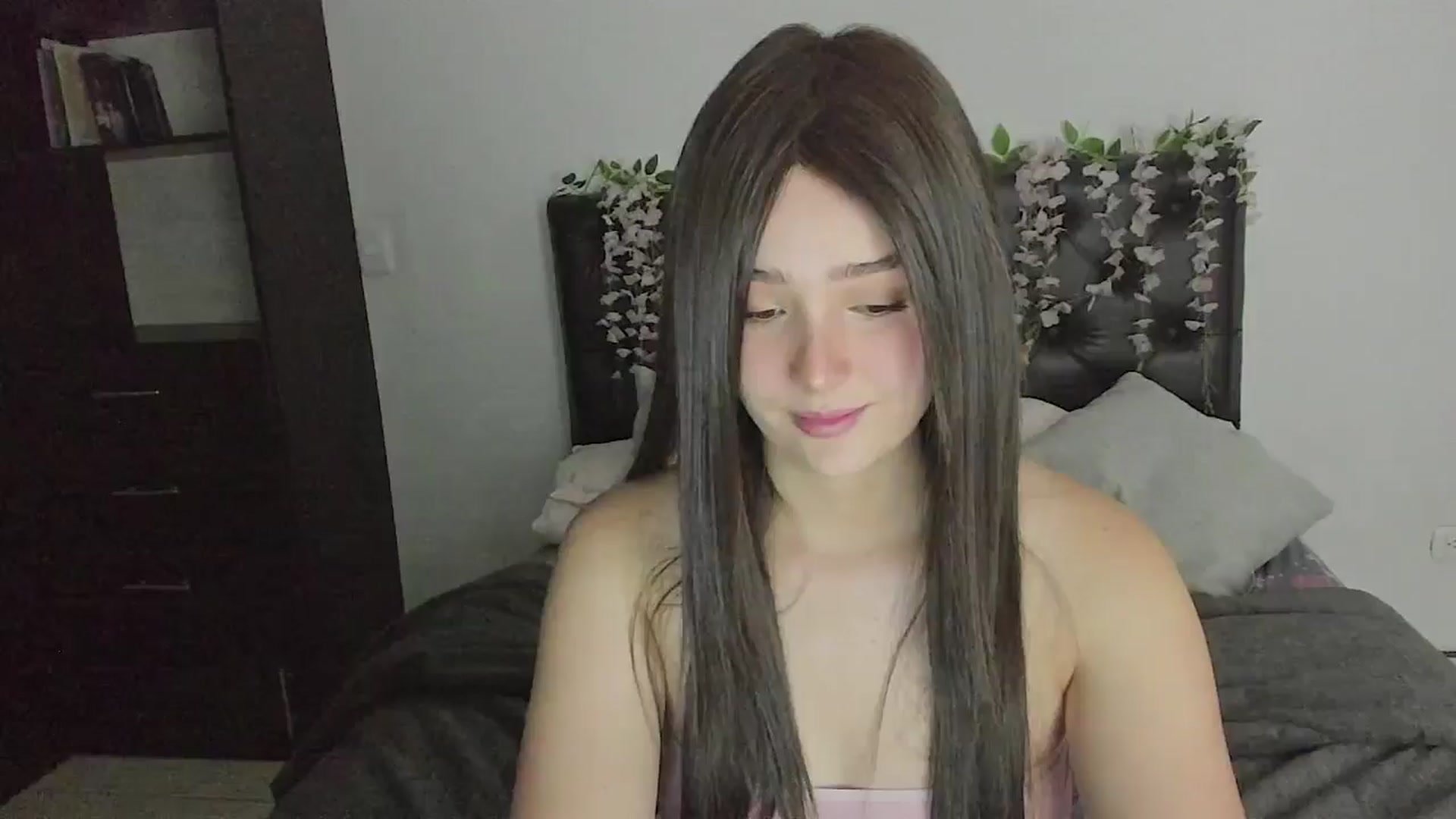 Gallery image thumbnail from sofi_garcia_'s myfreecams stream on, 07/20/2024, 06:34 image 9 of 20
