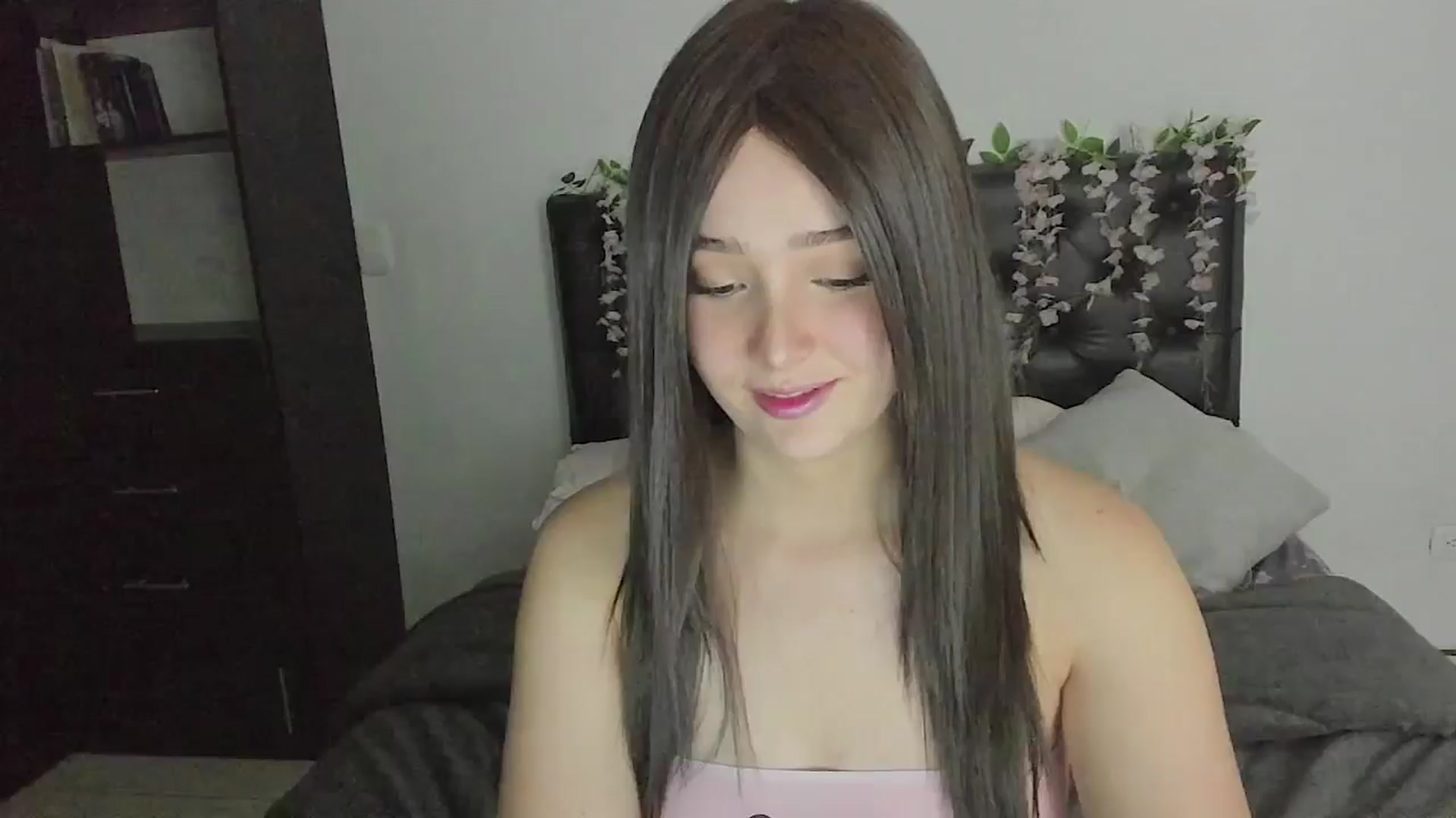 Gallery image thumbnail from sofi_garcia_'s myfreecams stream on, 07/20/2024, 06:34 image 3 of 20