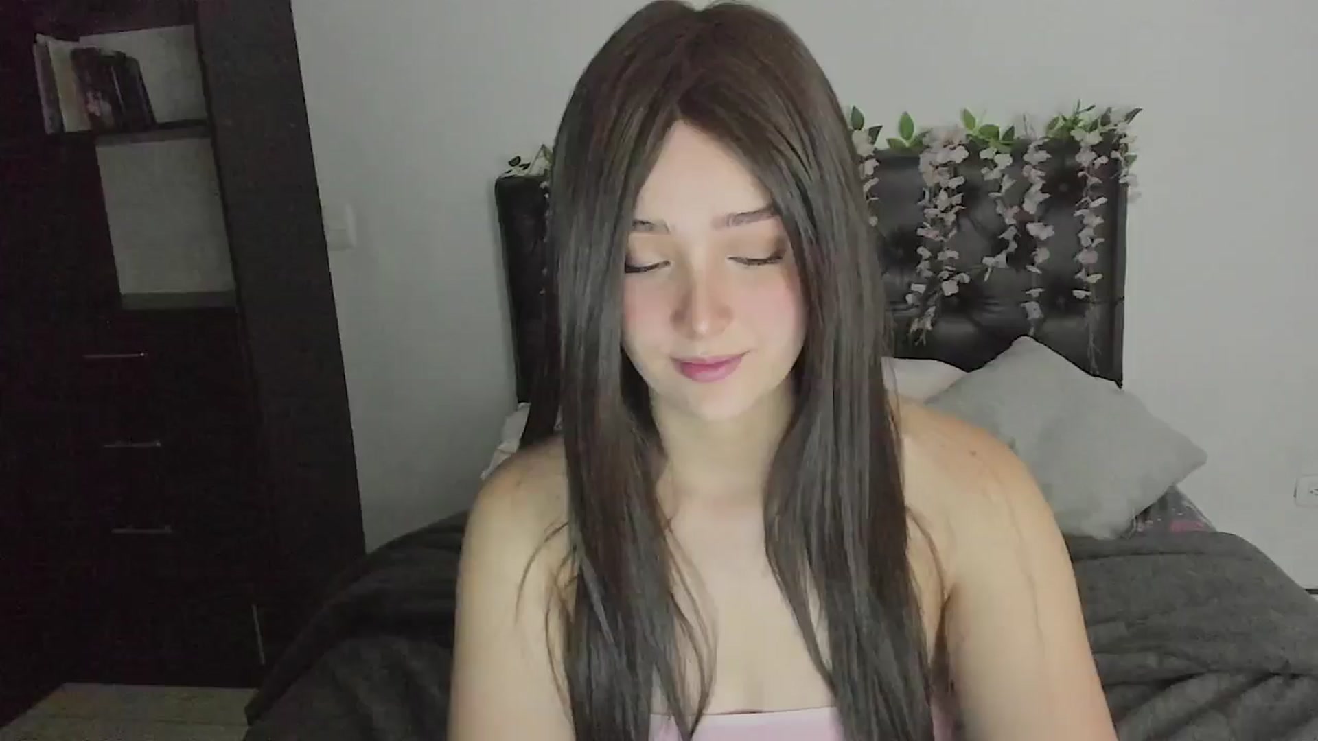Gallery image thumbnail from sofi_garcia_'s myfreecams stream on, 07/20/2024, 06:34 image 6 of 20