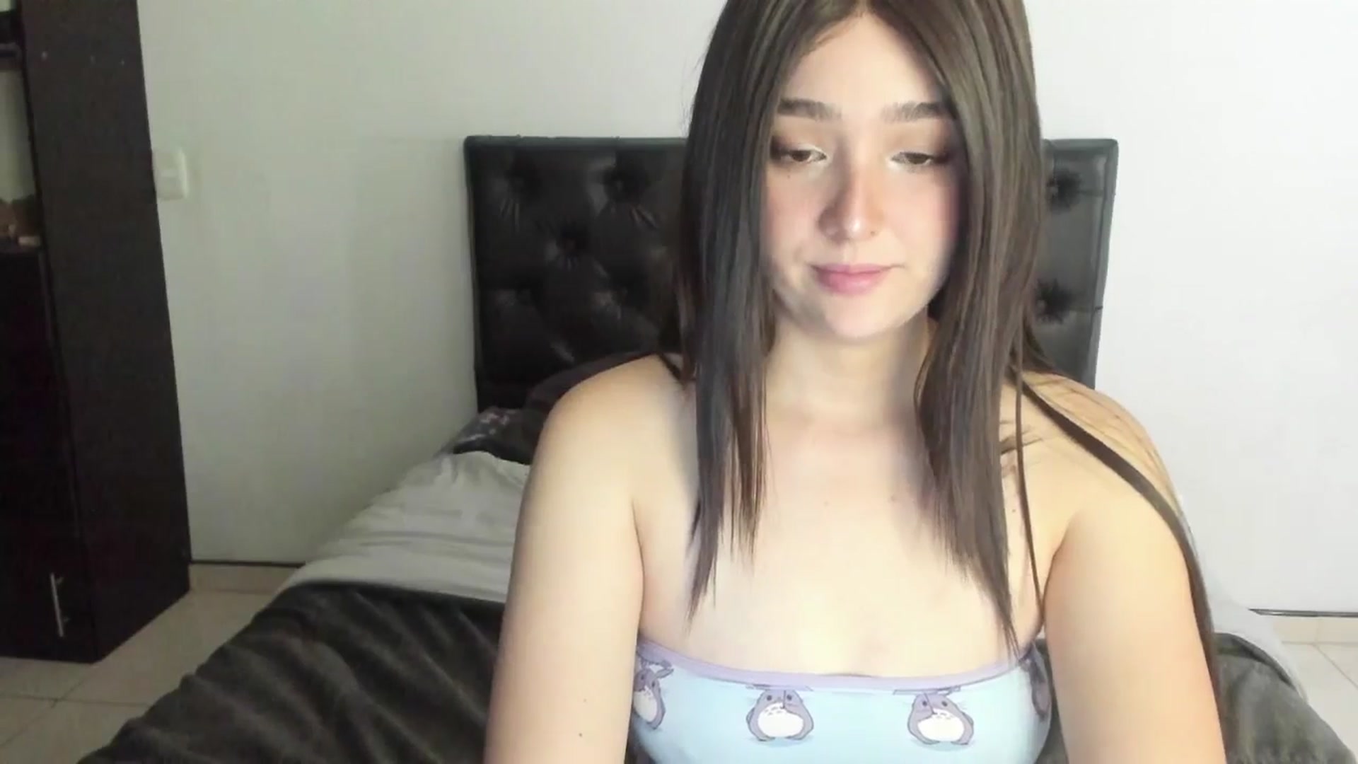 Gallery image thumbnail from sofi_garcia_'s myfreecams stream on, 09/14/2024, 15:31 image 5 of 20