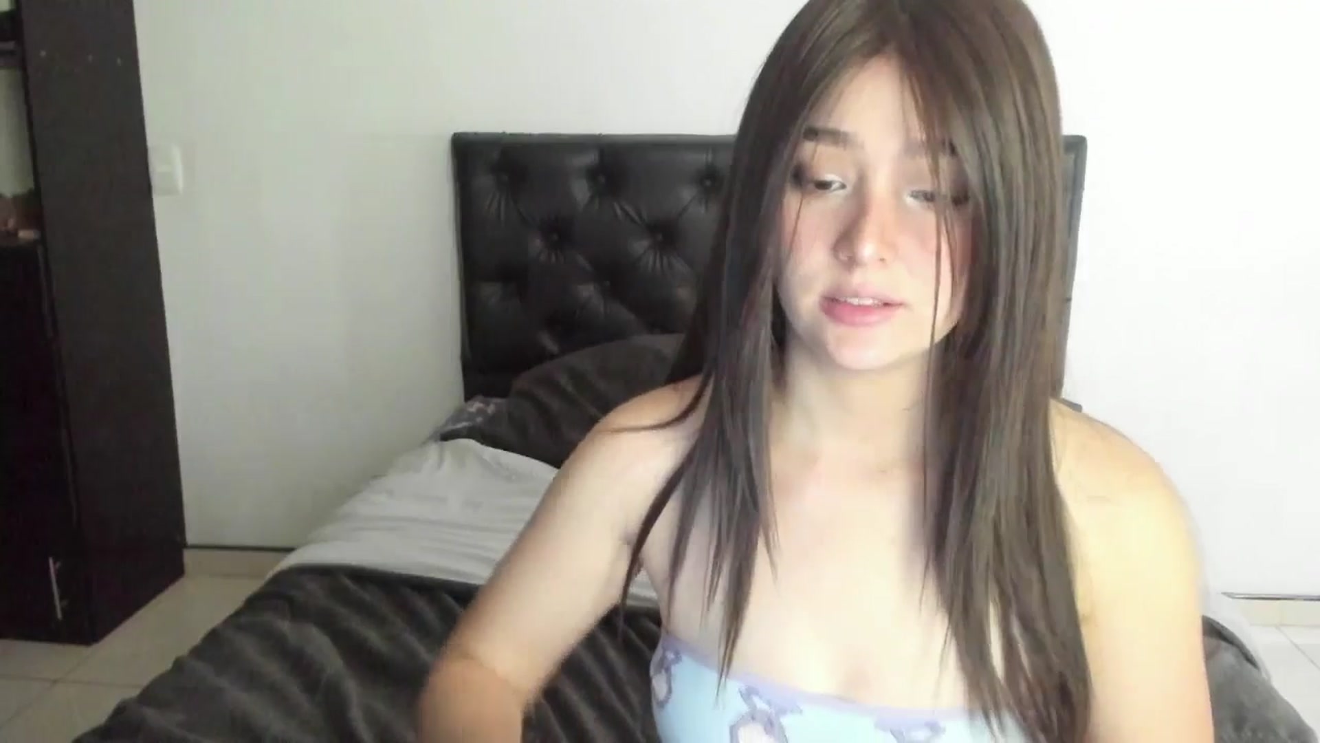 Gallery image thumbnail from sofi_garcia_'s myfreecams stream on, 09/14/2024, 15:31 image 2 of 20