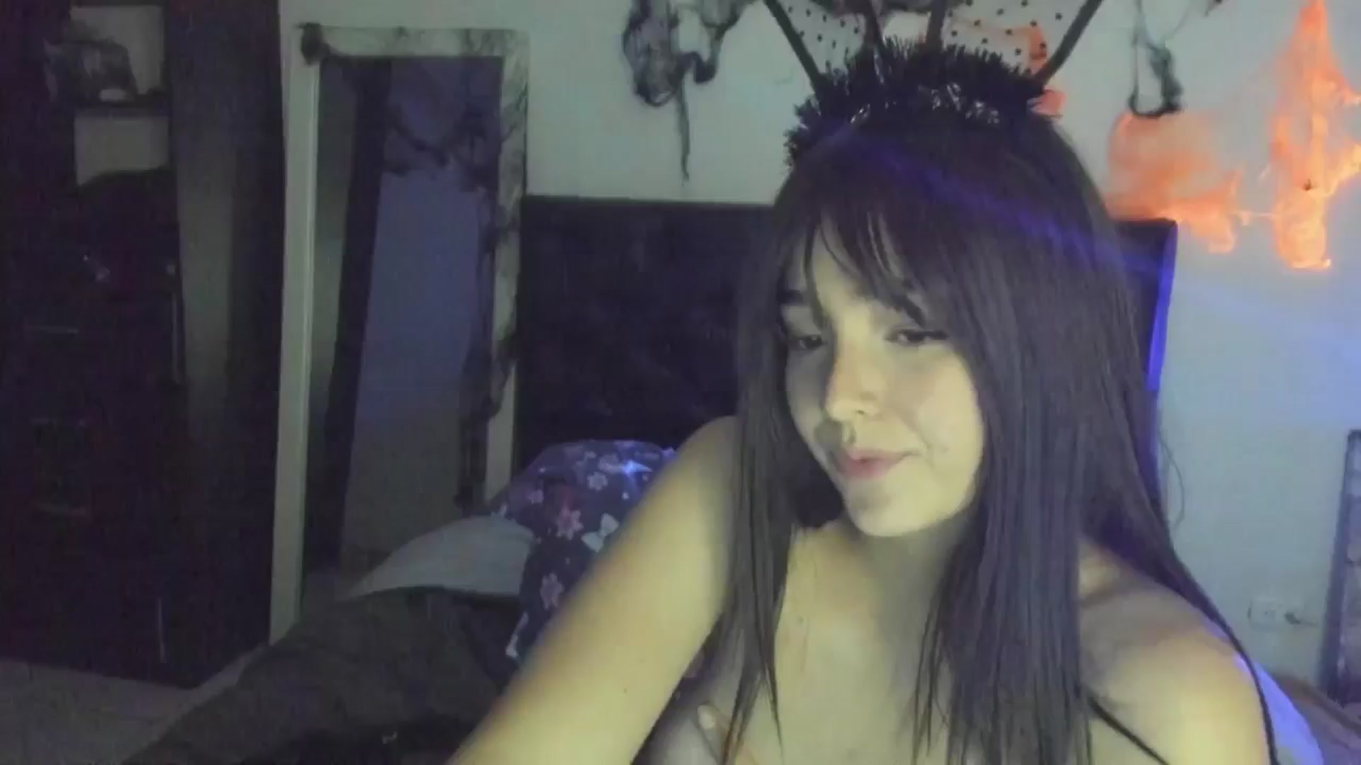 Gallery image thumbnail from sofi_garcia_'s myfreecams stream on, 10/25/2024, 07:57 image 15 of 20
