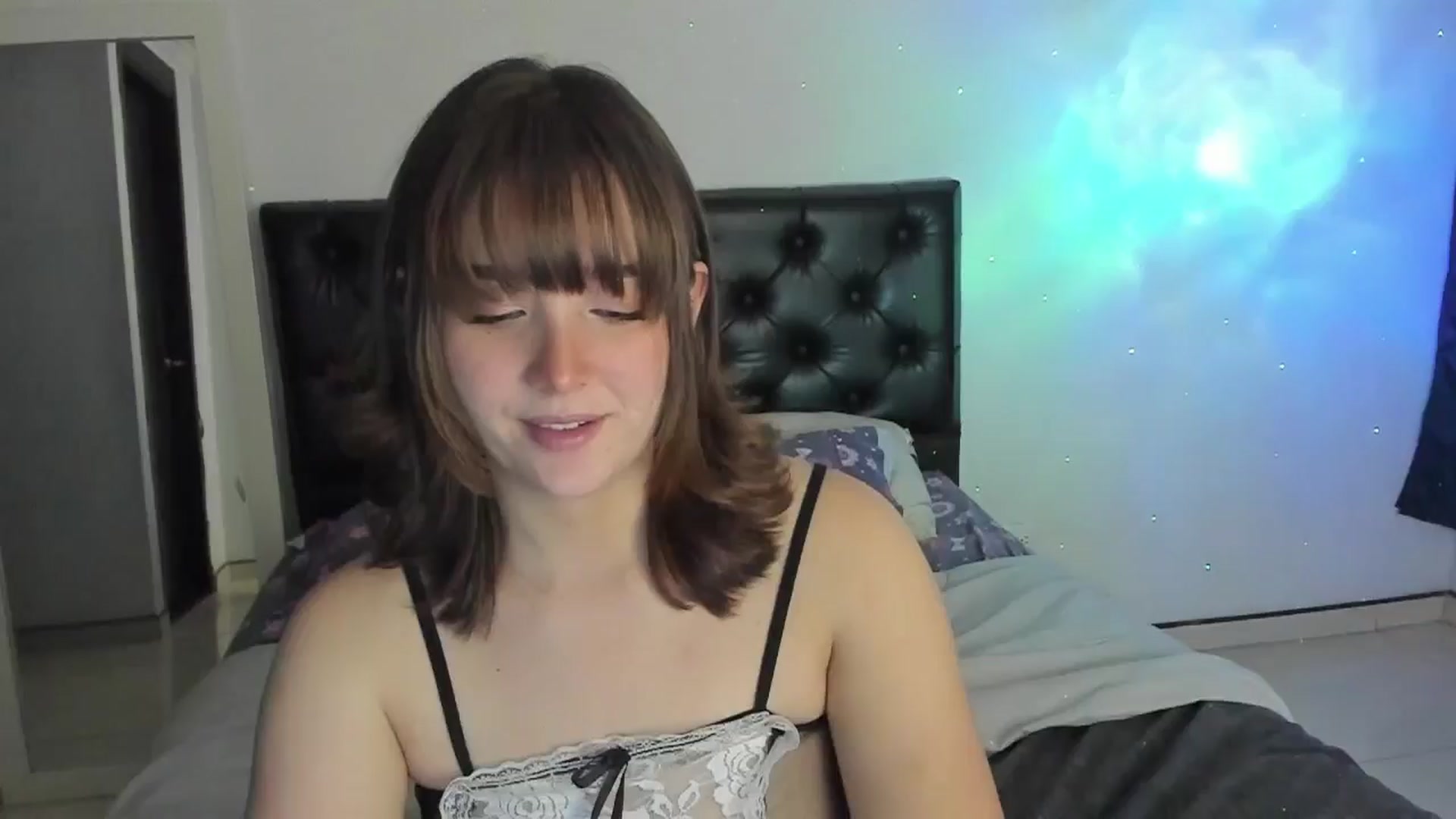 Gallery image thumbnail from sofi_garcia_'s myfreecams stream on, 12/28/2024, 06:24 image 17 of 20