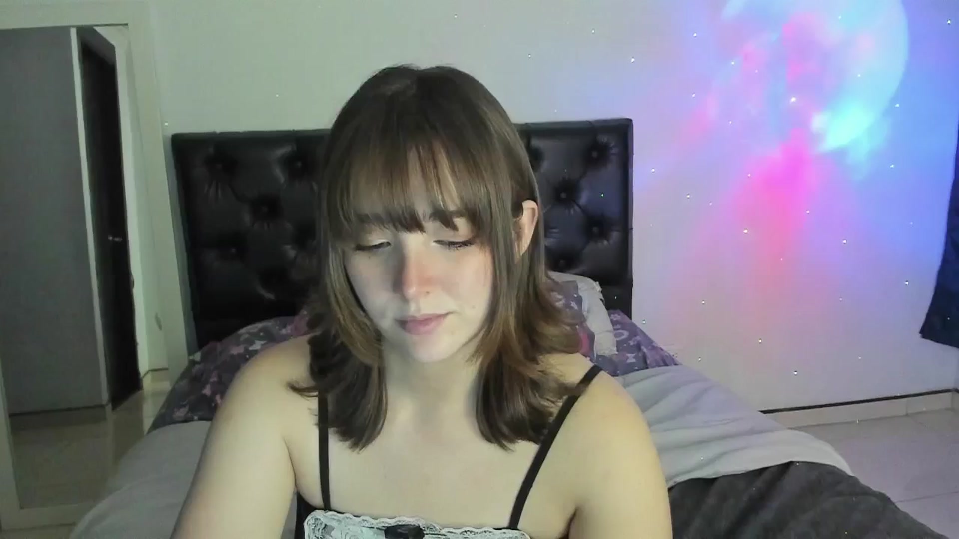 Gallery image thumbnail from sofi_garcia_'s myfreecams stream on, 12/28/2024, 06:24 image 19 of 20