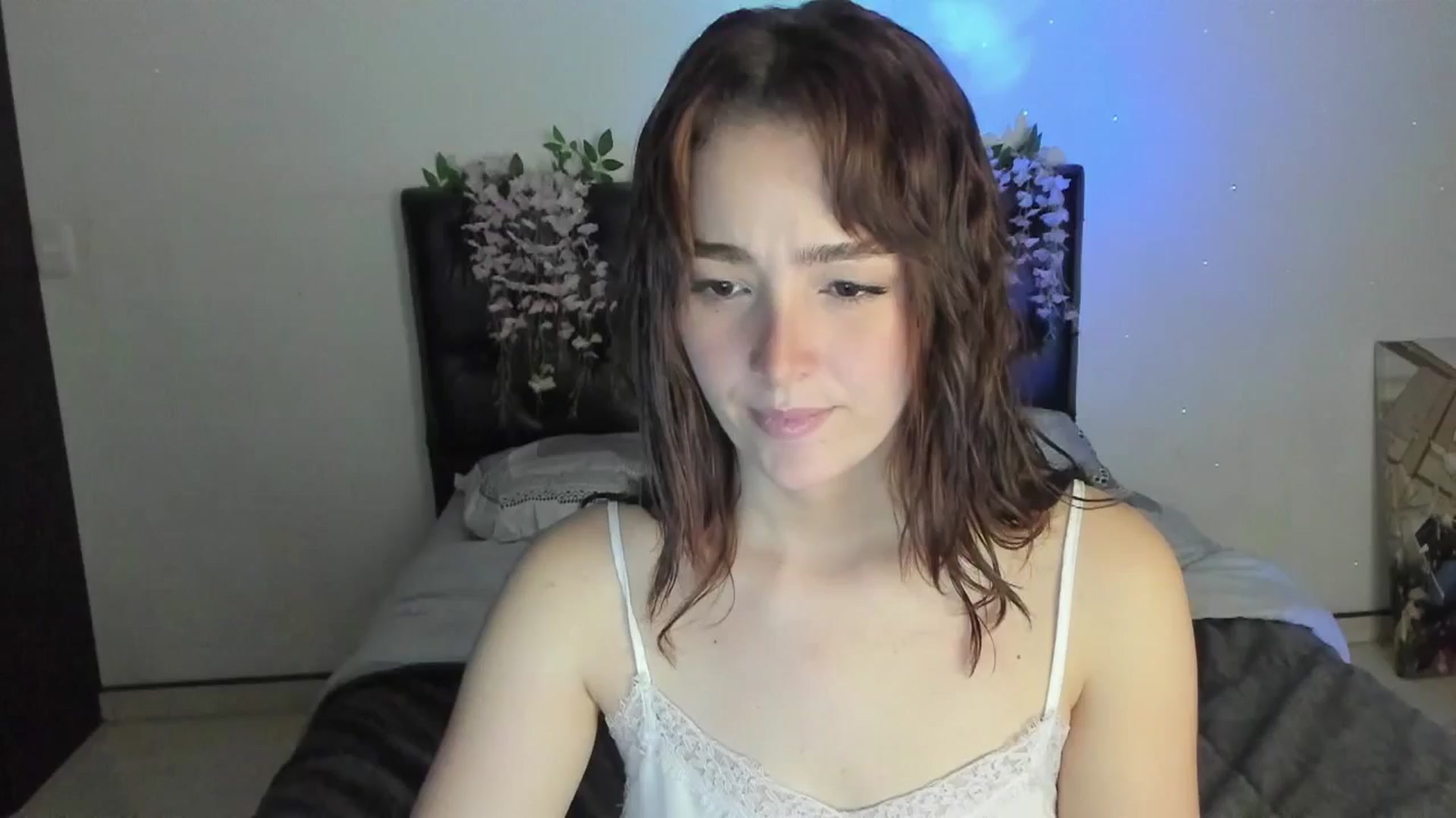 Gallery image thumbnail from sofi_garcia_'s myfreecams stream on, 06/05/2025, 04:20 image 12 of 20