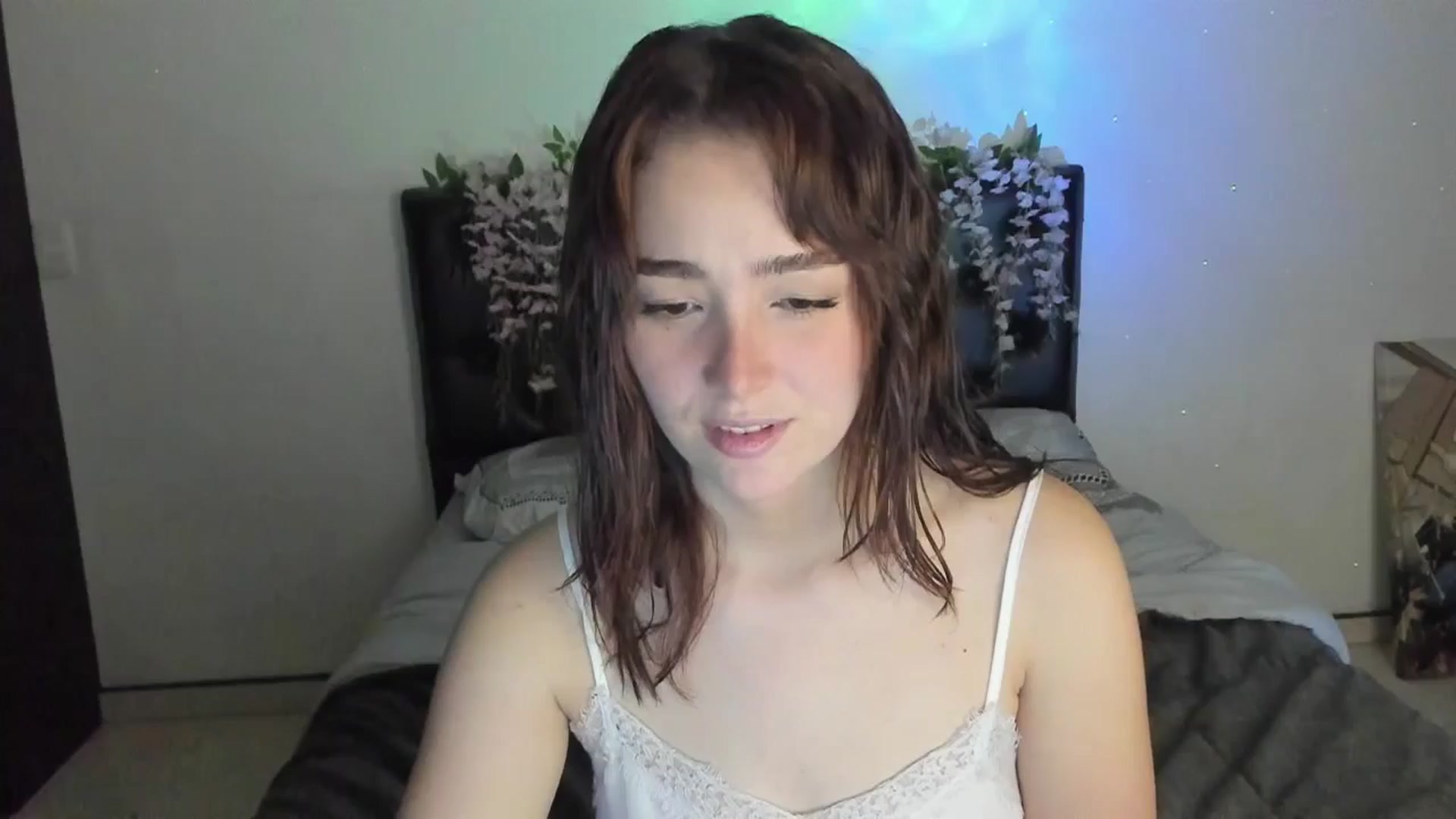 Gallery image thumbnail from sofi_garcia_'s myfreecams stream on, 06/05/2025, 04:20 image 10 of 20