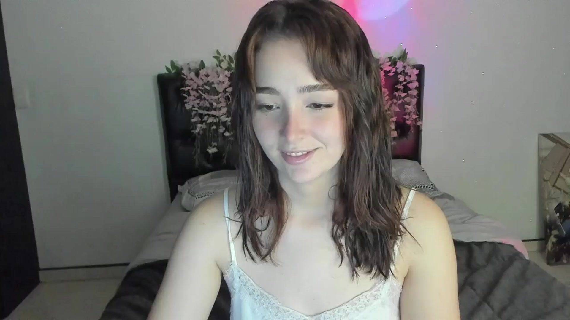Gallery image thumbnail from sofi_garcia_'s myfreecams stream on, 06/05/2025, 04:20 image 9 of 20