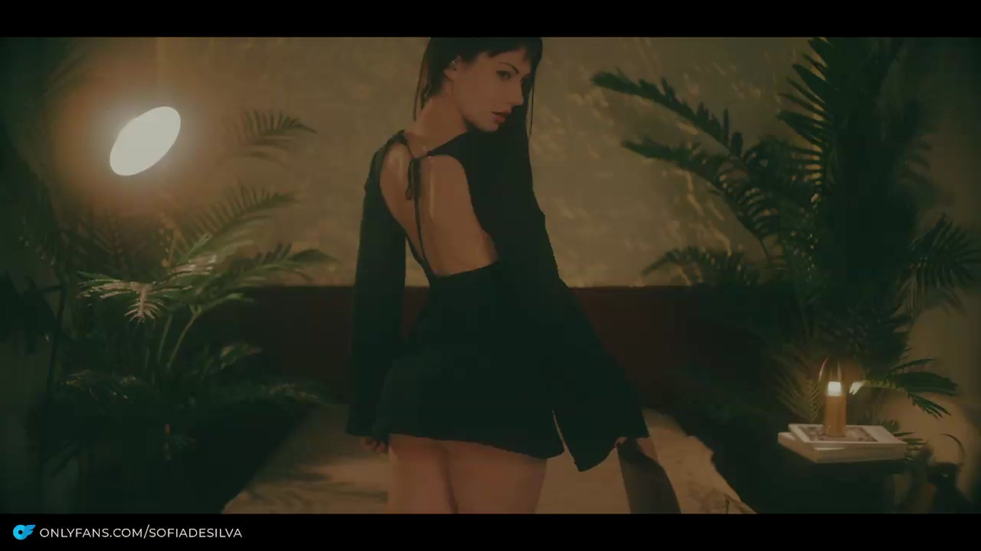 Gallery image thumbnail from sofiadesilva's myfreecams stream on, 05/18/2026, 06:21 image 1 of 20
