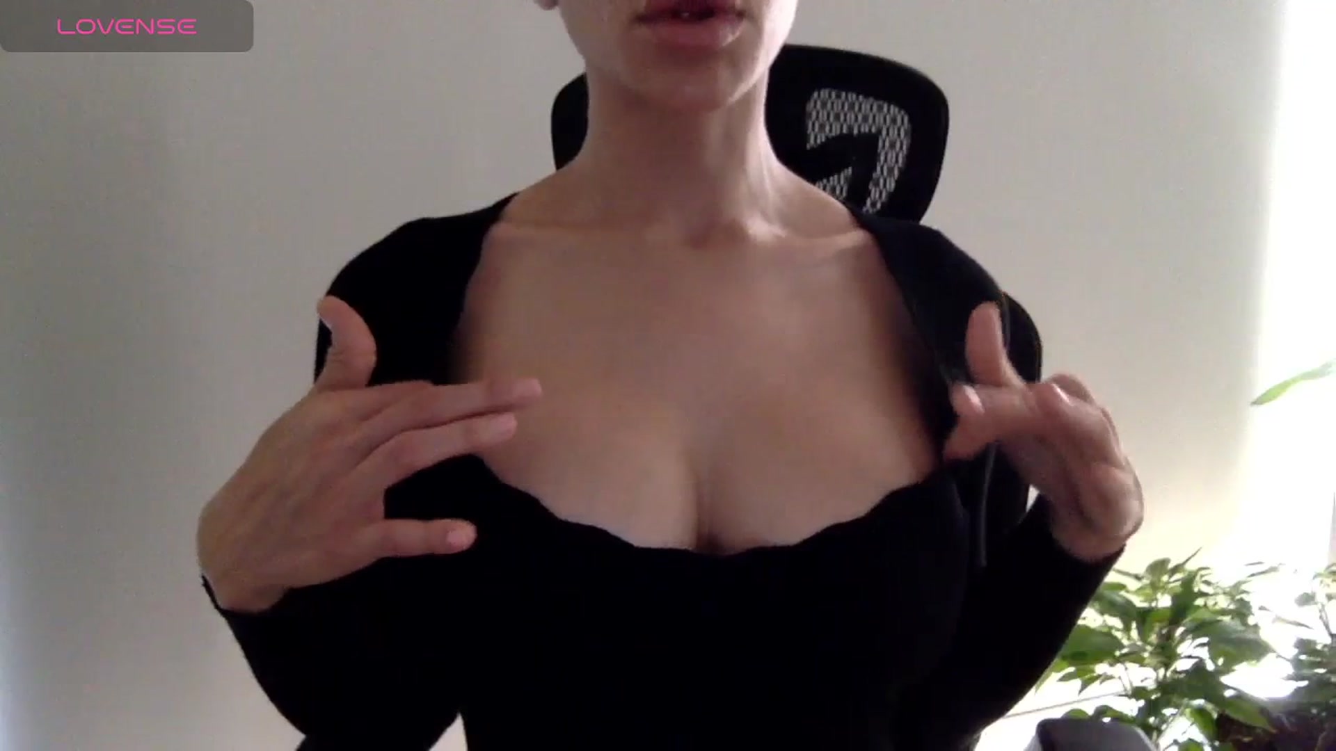 Gallery image thumbnail from sofiaelle's myfreecams stream on, 09/27/2023, 14:00 image 2 of 20