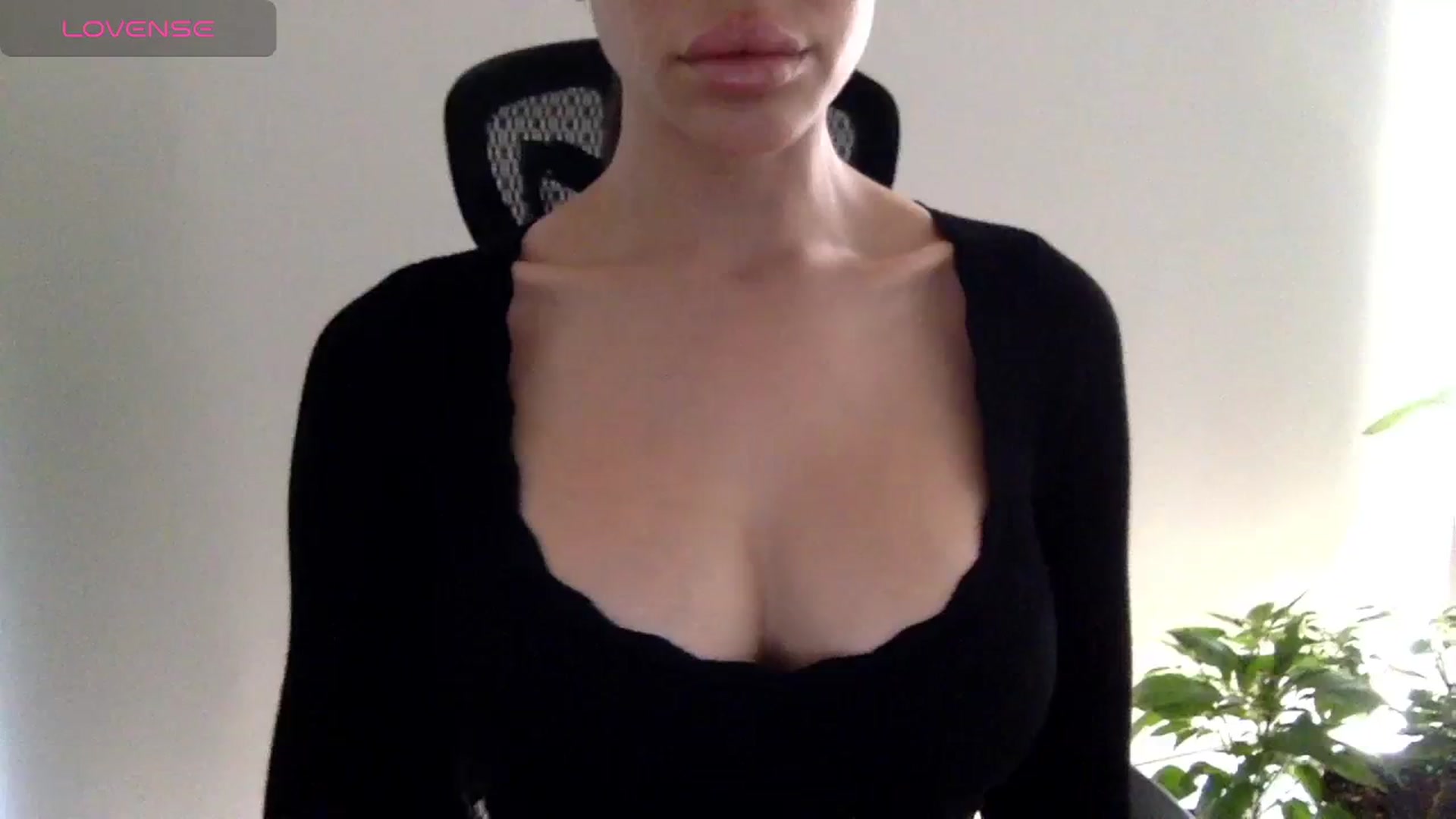 Gallery image thumbnail from sofiaelle's myfreecams stream on, 09/27/2023, 14:00 image 1 of 20