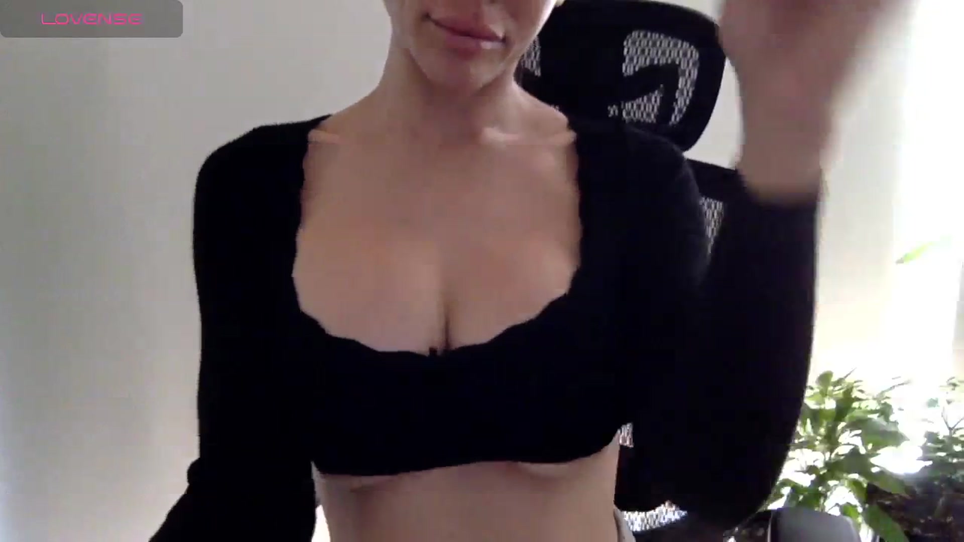 Gallery image thumbnail from sofiaelle's myfreecams stream on, 09/27/2023, 14:00 image 8 of 20