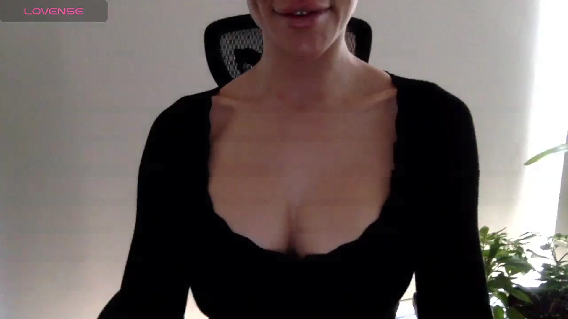 Gallery image thumbnail from sofiaelle's myfreecams stream on, 09/27/2023, 14:39 image 16 of 20