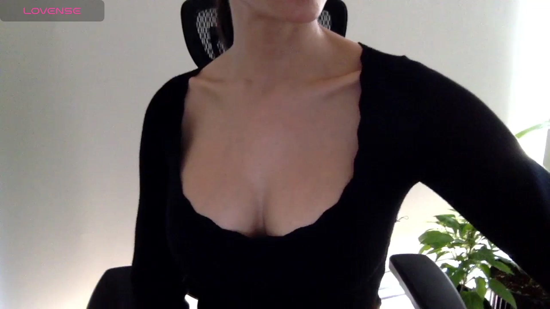 Gallery image thumbnail from sofiaelle's myfreecams stream on, 09/27/2023, 14:39 image 17 of 20