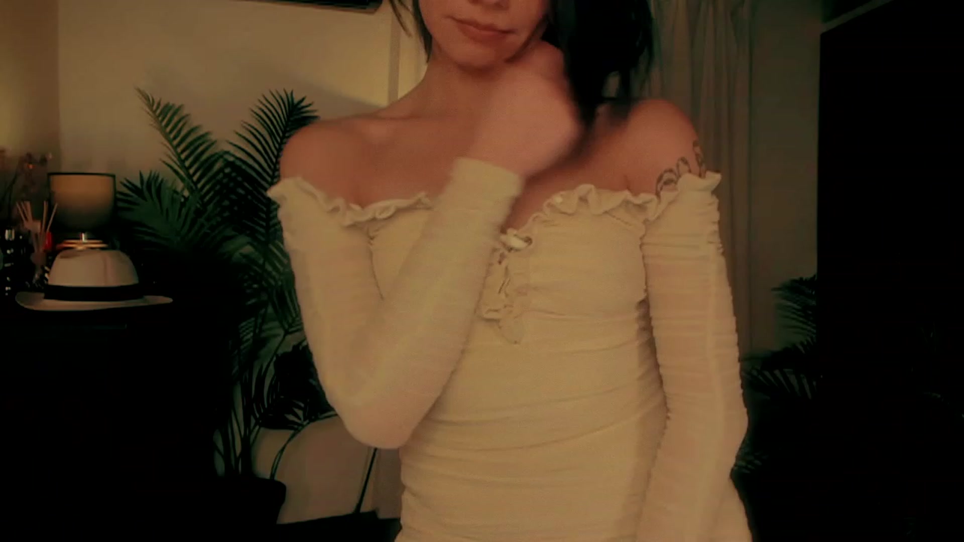 Gallery image thumbnail from sofiasboudoir's myfreecams stream on, 03/03/2023, 07:20 image 14 of 20