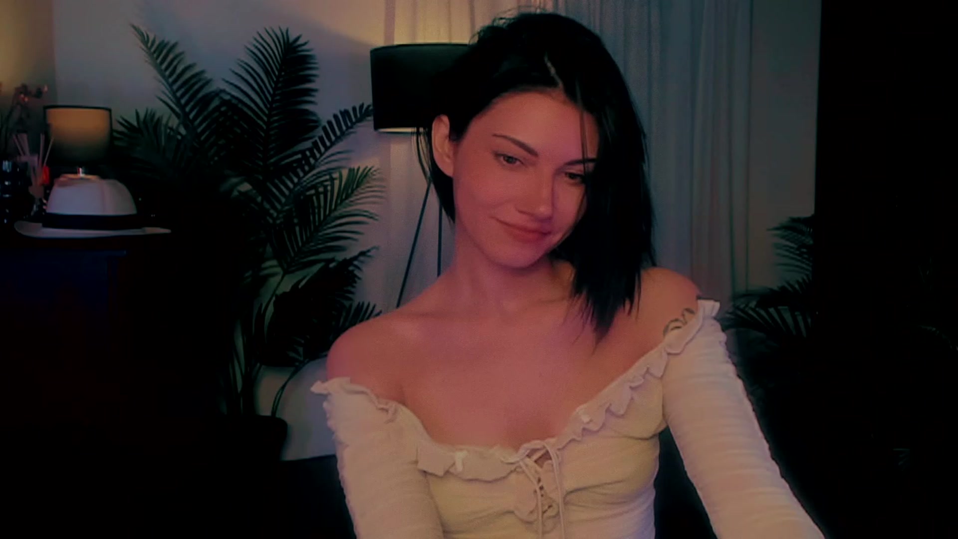 Gallery image thumbnail from sofiasboudoir's myfreecams stream on, 03/03/2023, 07:20 image 16 of 20