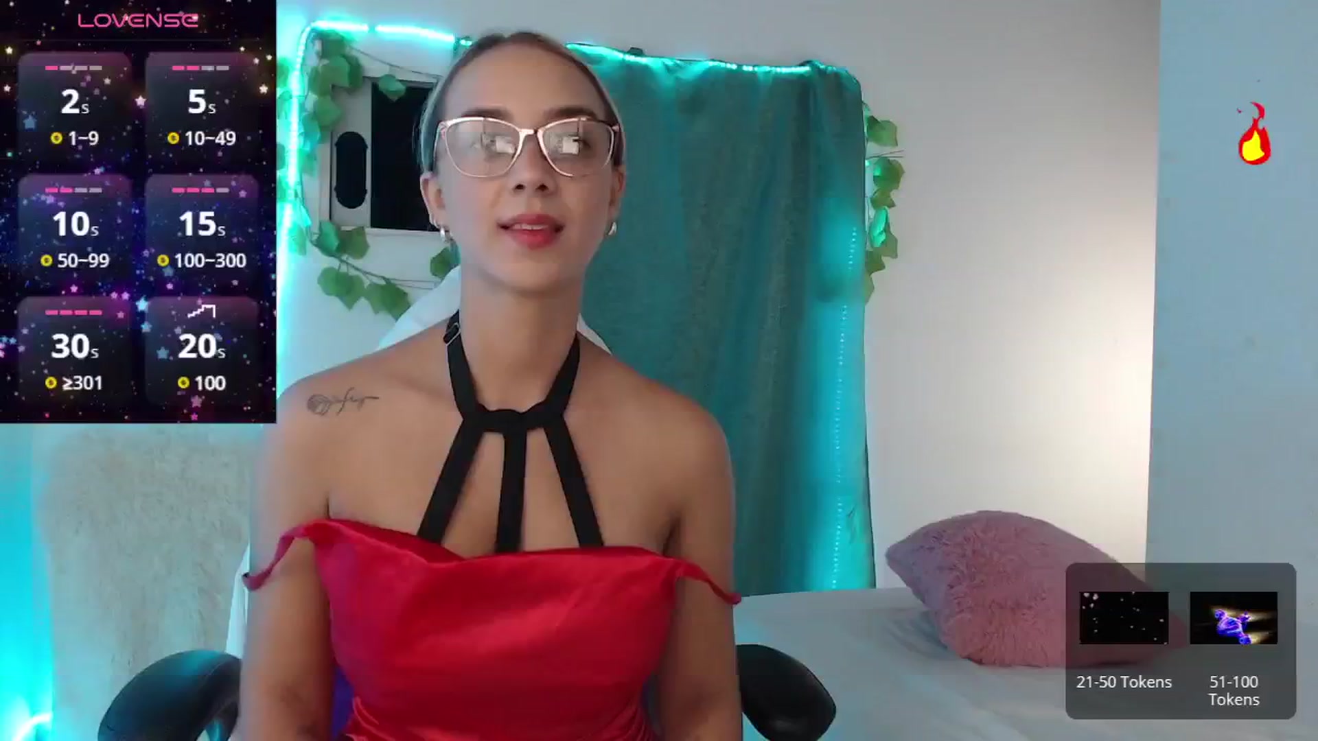 Gallery image thumbnail from sommerray_99's myfreecams stream on, 10/18/2024, 01:58 image 1 of 20