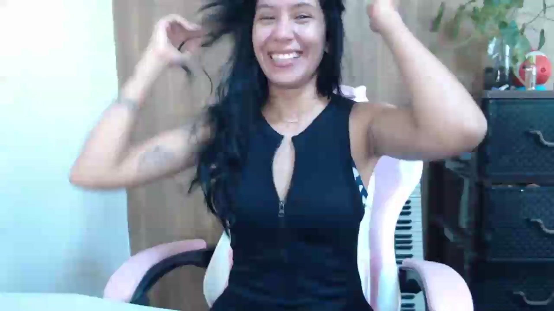 Gallery image thumbnail from soniaMars's myfreecams stream on, 06/05/2026, 13:58 image 4 of 20