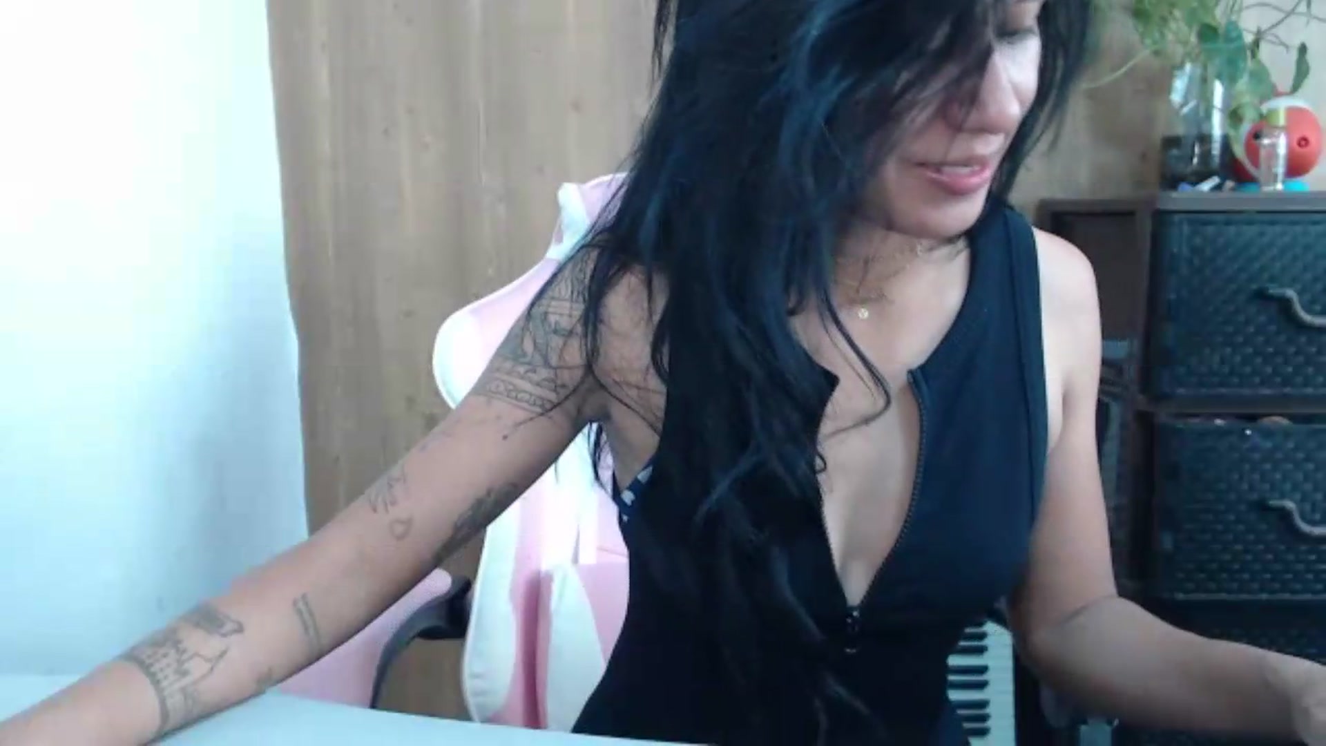 Gallery image thumbnail from soniaMars's myfreecams stream on, 06/05/2026, 13:58 image 19 of 20