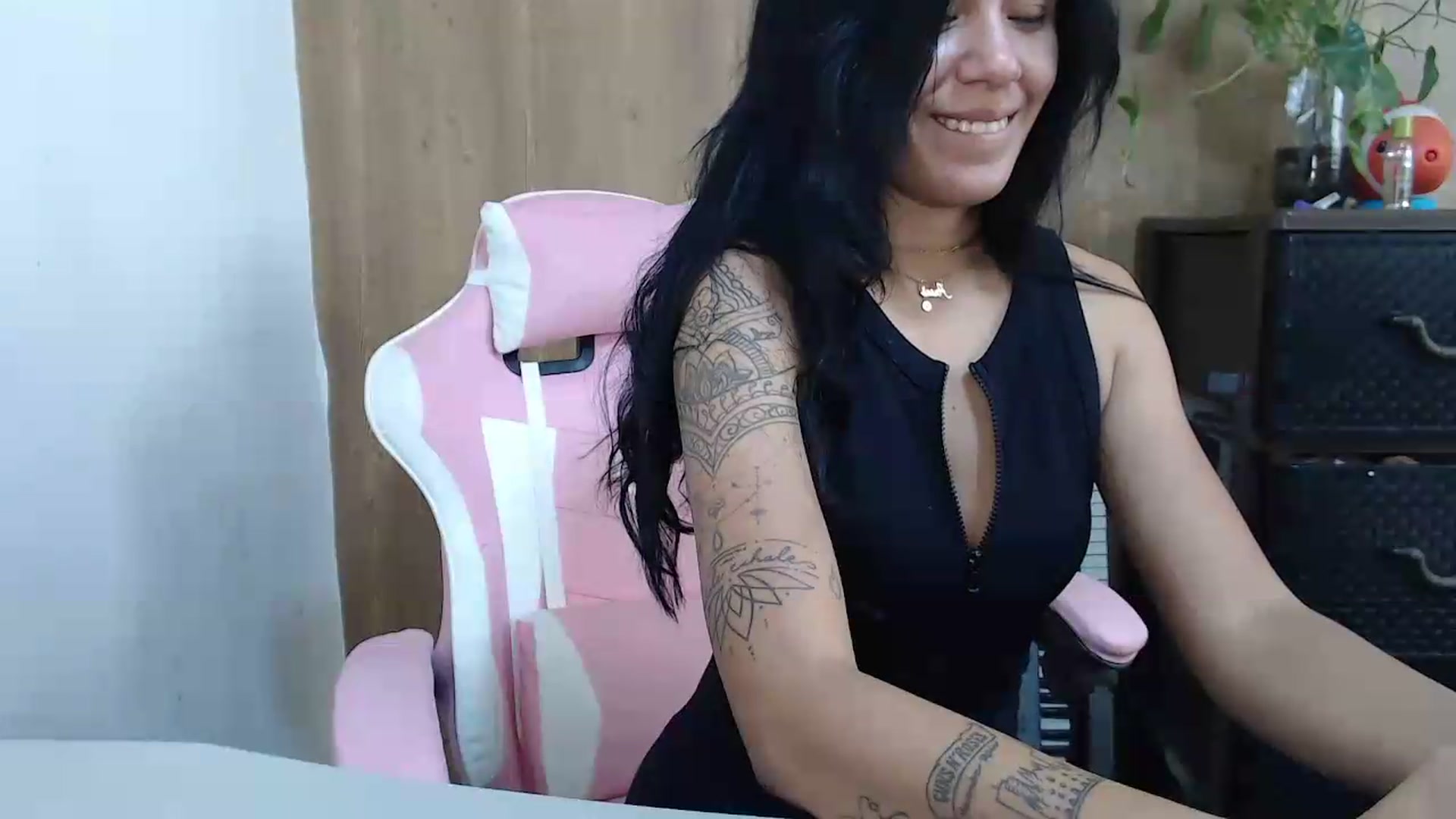 Gallery image thumbnail from soniaMars's myfreecams stream on, 06/05/2026, 13:58 image 9 of 20