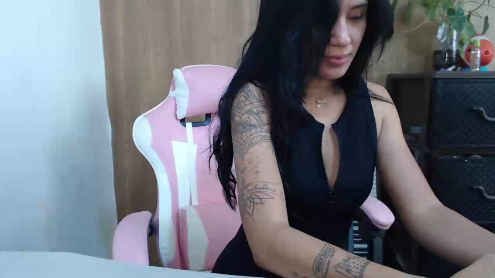 Gallery image thumbnail from soniaMars's myfreecams stream on, 06/05/2026, 13:58 image 10 of 20