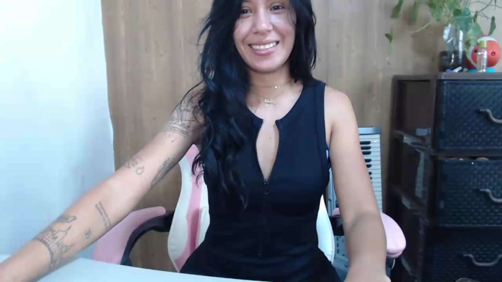 Gallery image thumbnail from soniaMars's myfreecams stream on, 06/05/2026, 13:58 image 5 of 20