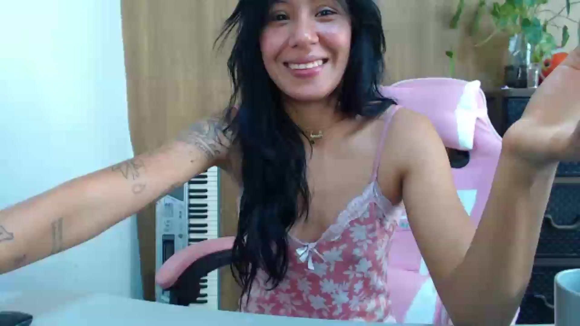 Gallery image thumbnail from soniaMars's myfreecams stream on, 06/06/2026, 15:47 image 17 of 20
