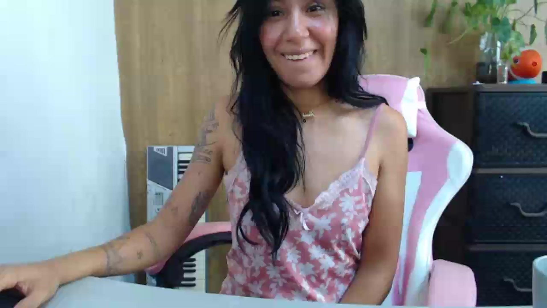 Gallery image thumbnail from soniaMars's myfreecams stream on, 06/06/2026, 15:47 image 18 of 20