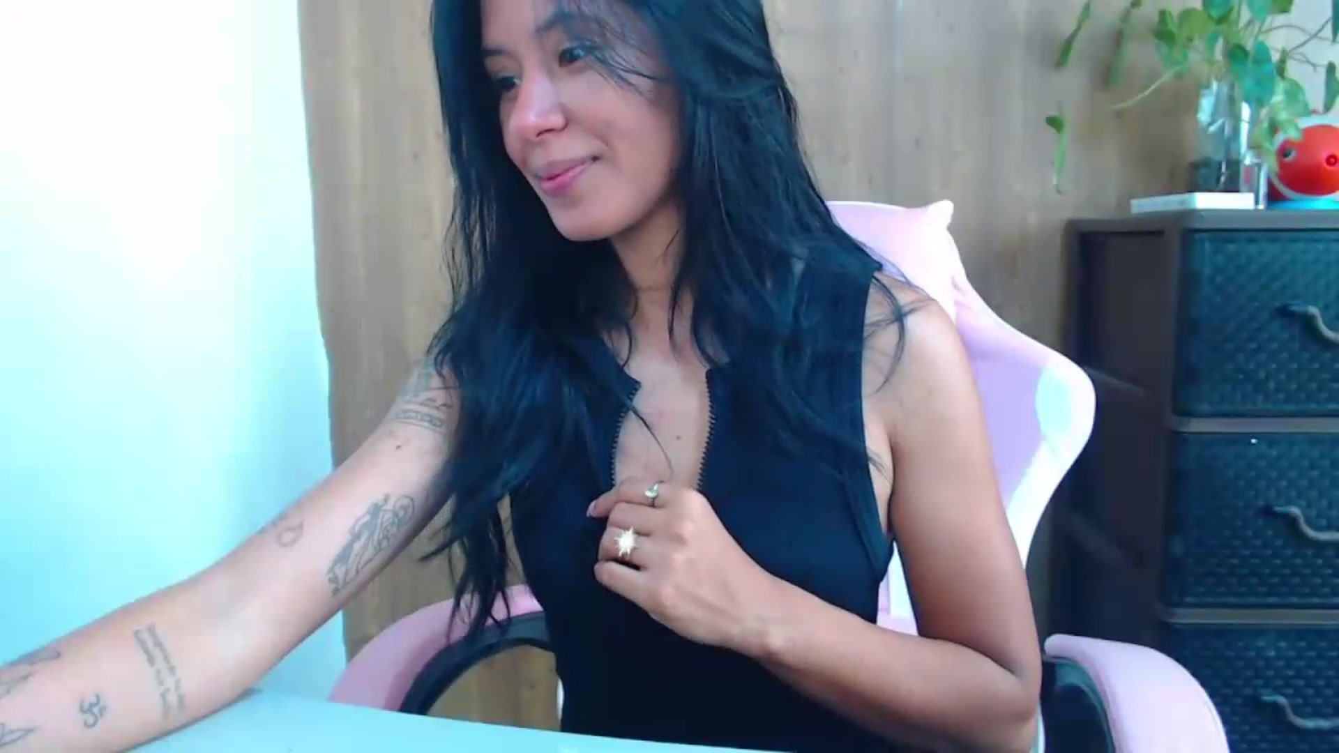 Gallery image thumbnail from soniaMars's myfreecams stream on, 06/09/2026, 14:46 image 17 of 20