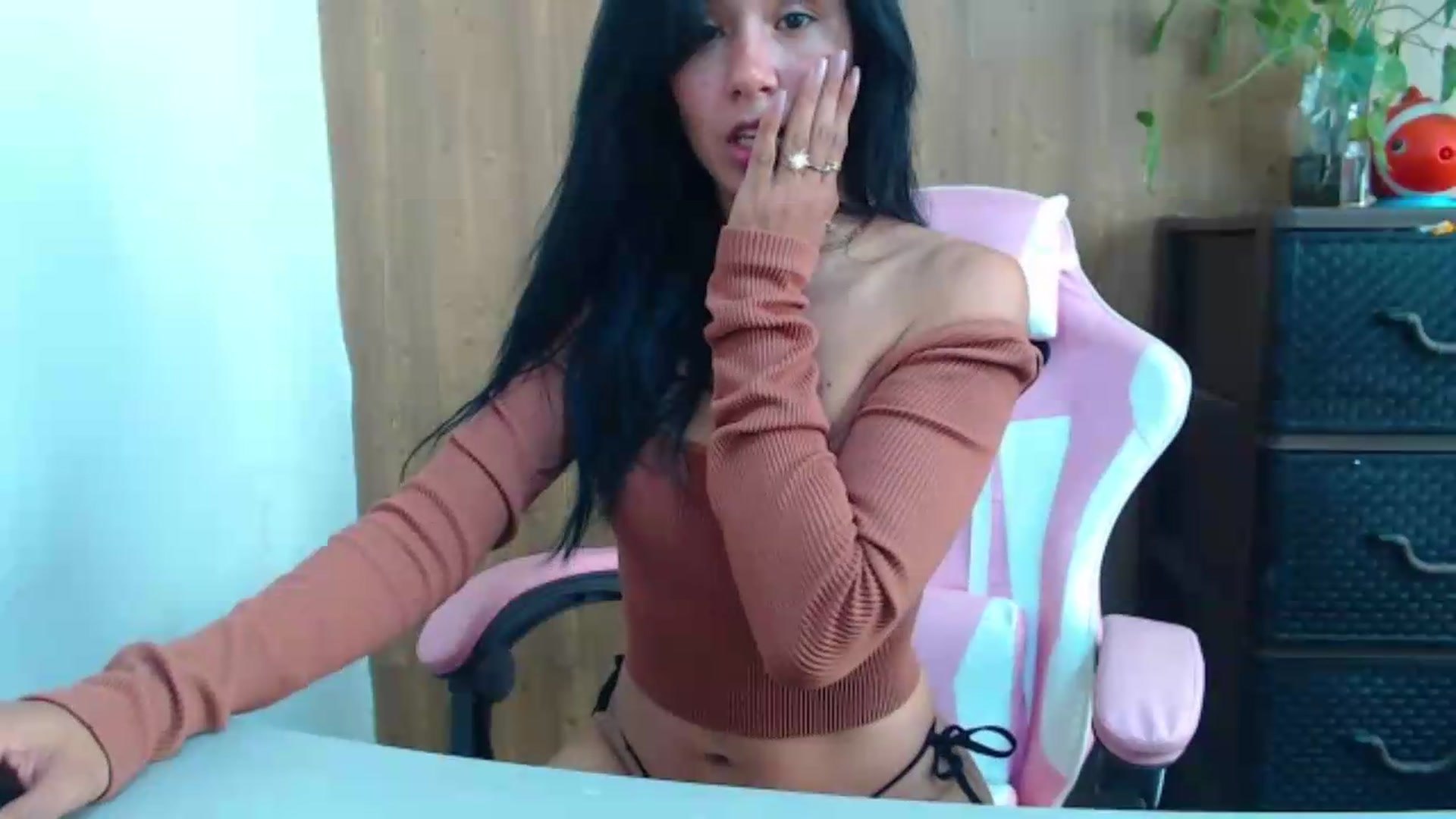 Gallery image thumbnail from soniaMars's myfreecams stream on, 06/10/2026, 14:10 image 12 of 20