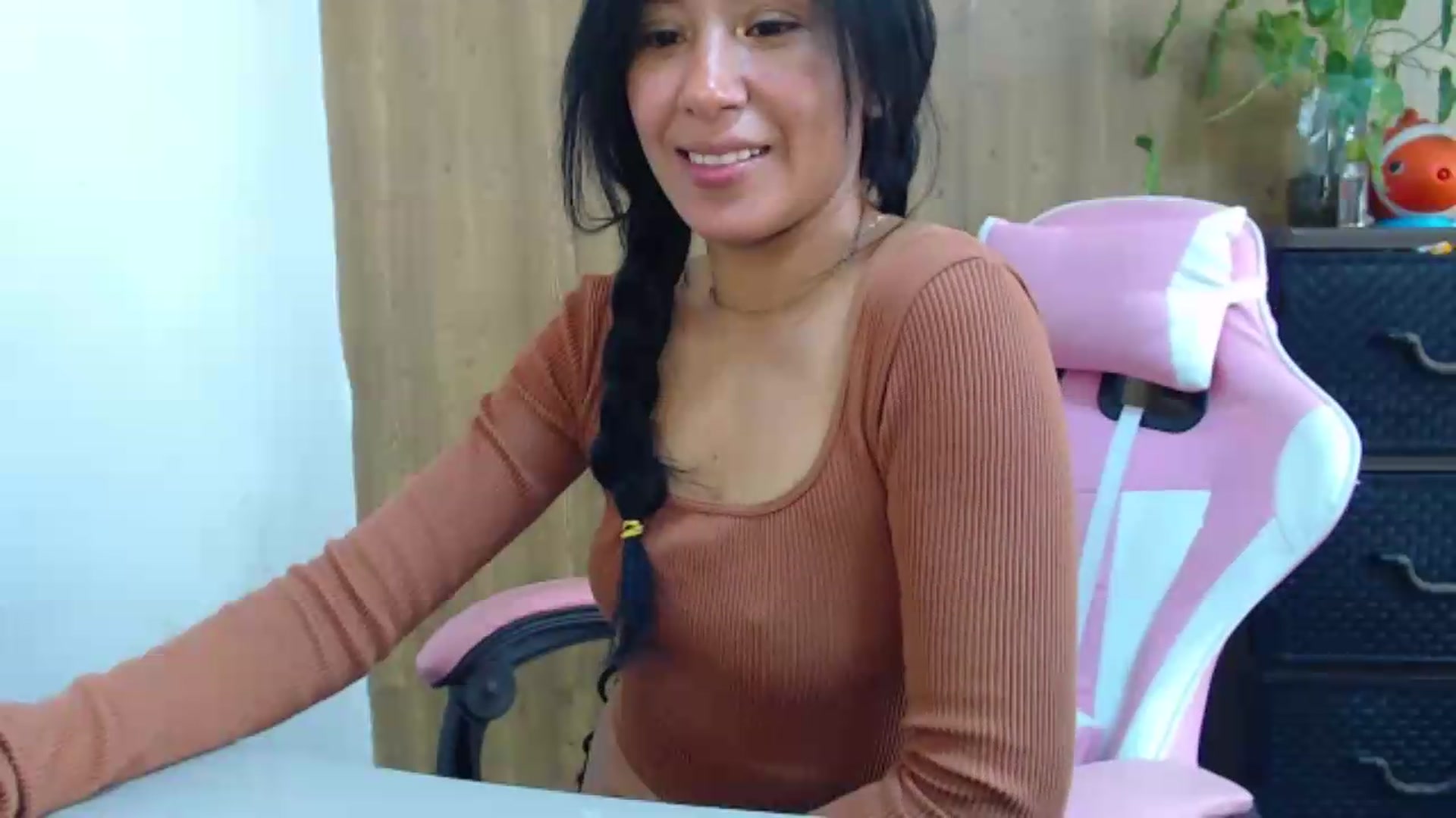 Gallery image thumbnail from soniaMars's myfreecams stream on, 06/10/2026, 15:30 image 4 of 20