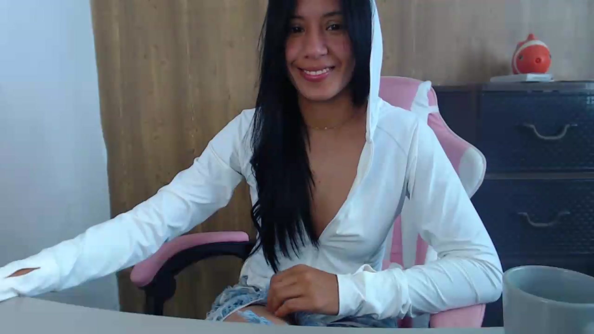 Gallery image thumbnail from soniaMars's myfreecams stream on, 06/20/2026, 16:01 image 12 of 20