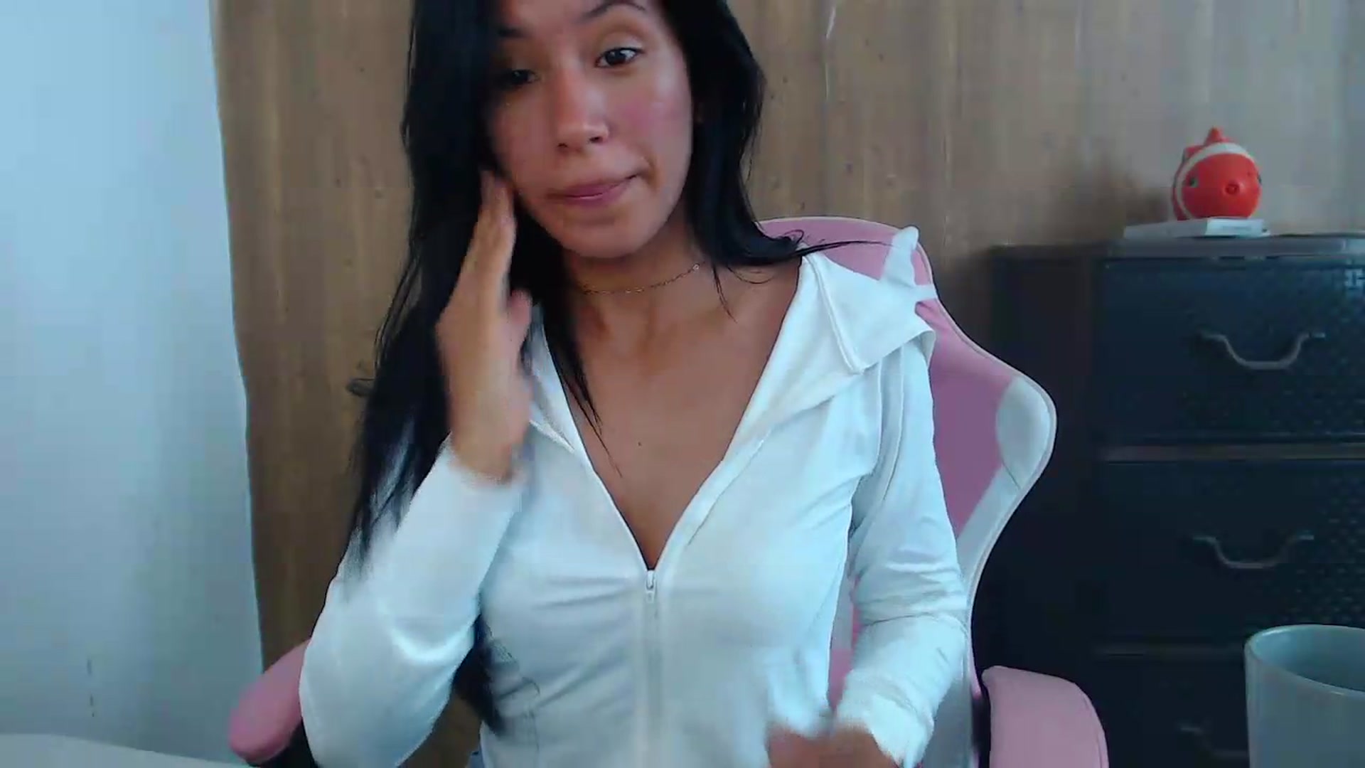 Gallery image thumbnail from soniaMars's myfreecams stream on, 06/20/2026, 16:01 image 6 of 20