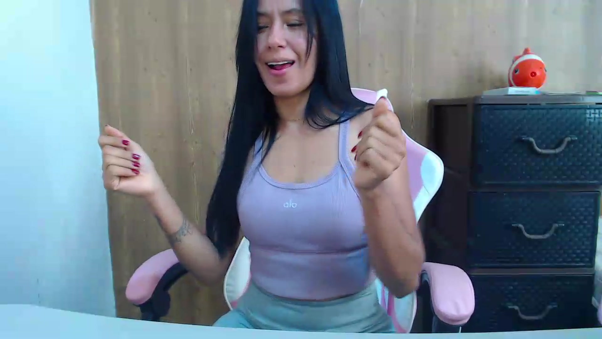 Gallery image thumbnail from soniaMars's myfreecams stream on, 06/23/2026, 15:32 image 2 of 20