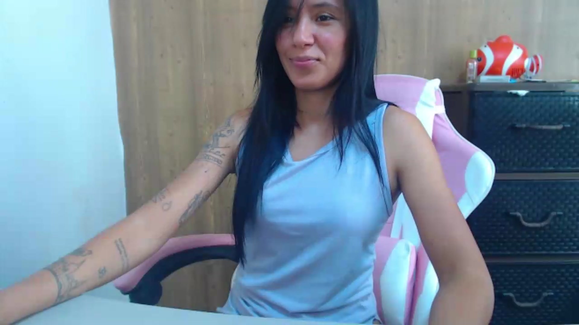 Gallery image thumbnail from soniaMars's myfreecams stream on, 07/04/2026, 16:25 image 17 of 20