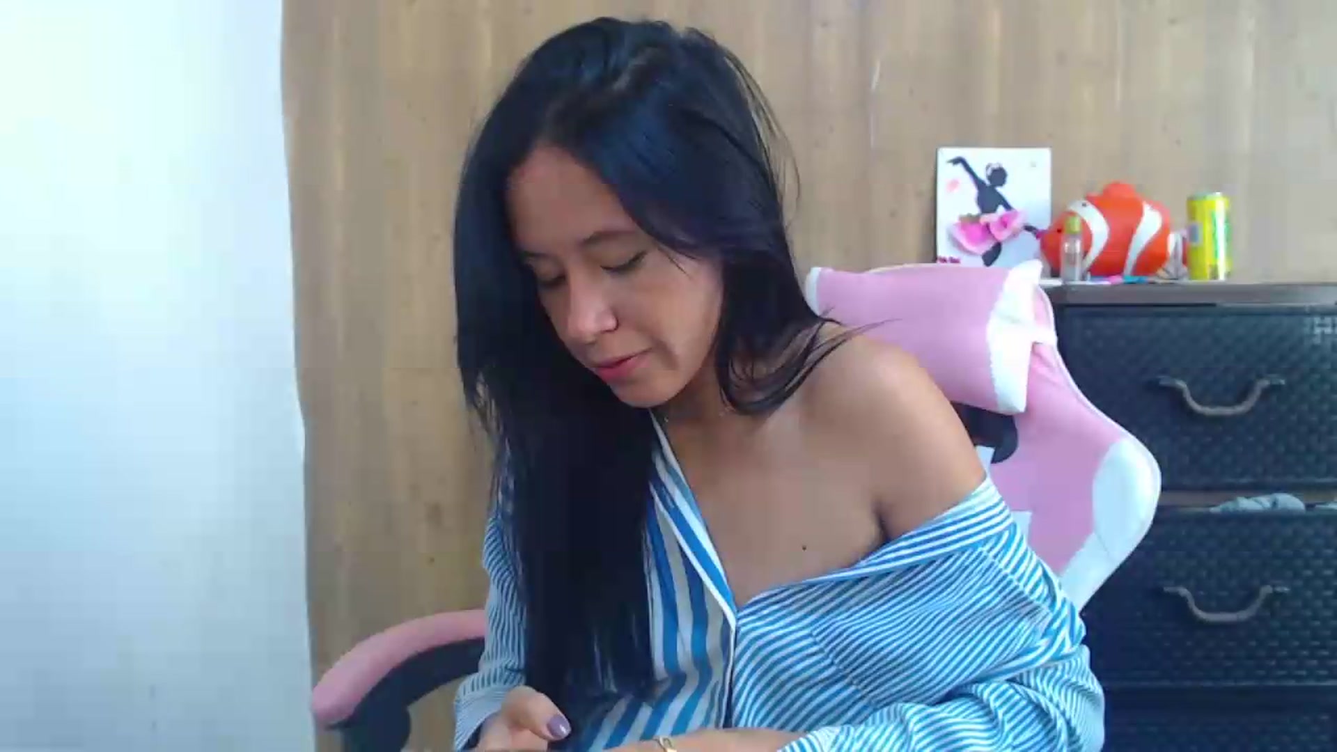 Gallery image thumbnail from soniaMars's myfreecams stream on, 07/11/2026, 15:45 image 15 of 20