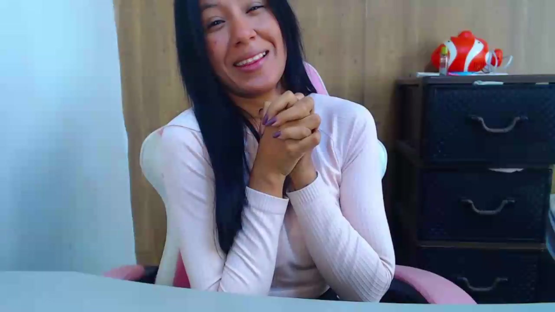 Gallery image thumbnail from soniaMars's myfreecams stream on, 07/17/2026, 15:34 image 11 of 20