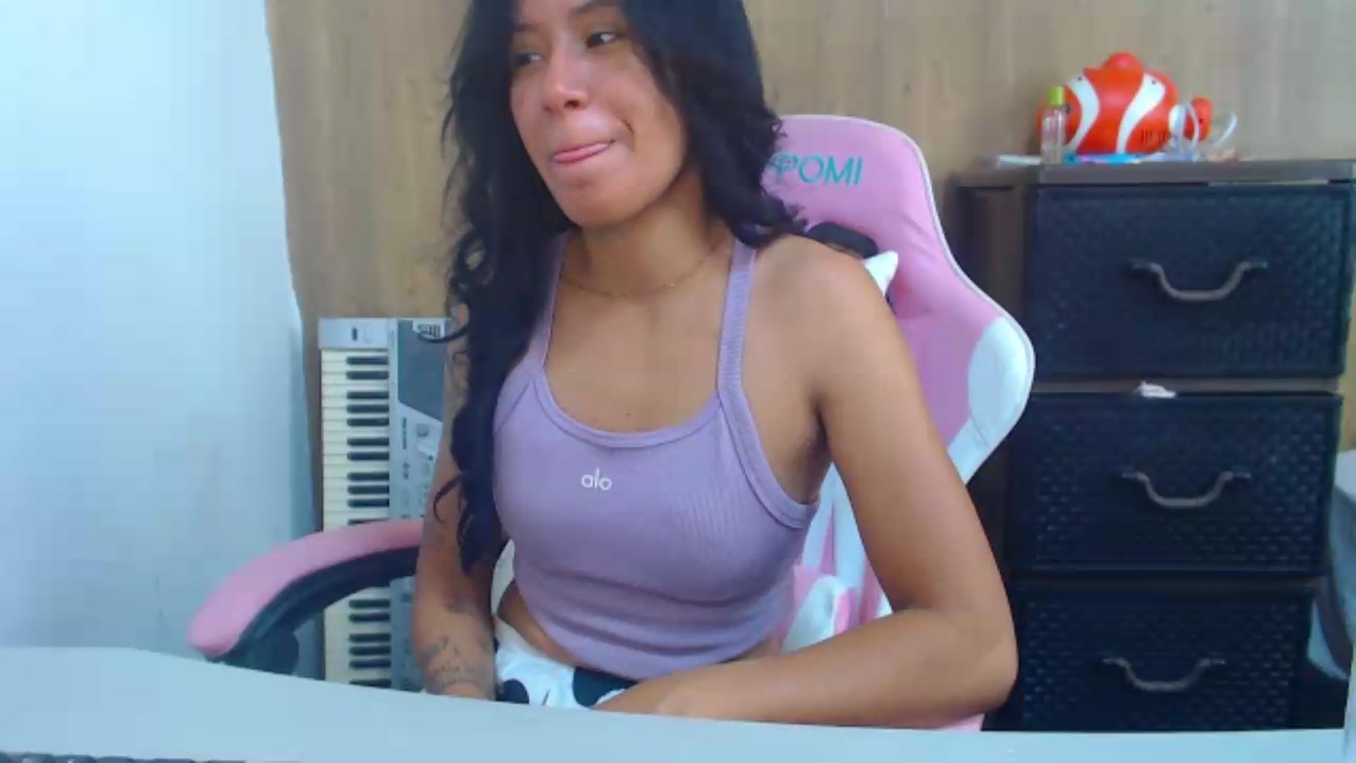 Gallery image thumbnail from soniaMars's myfreecams stream on, 07/18/2026, 16:50 image 19 of 20