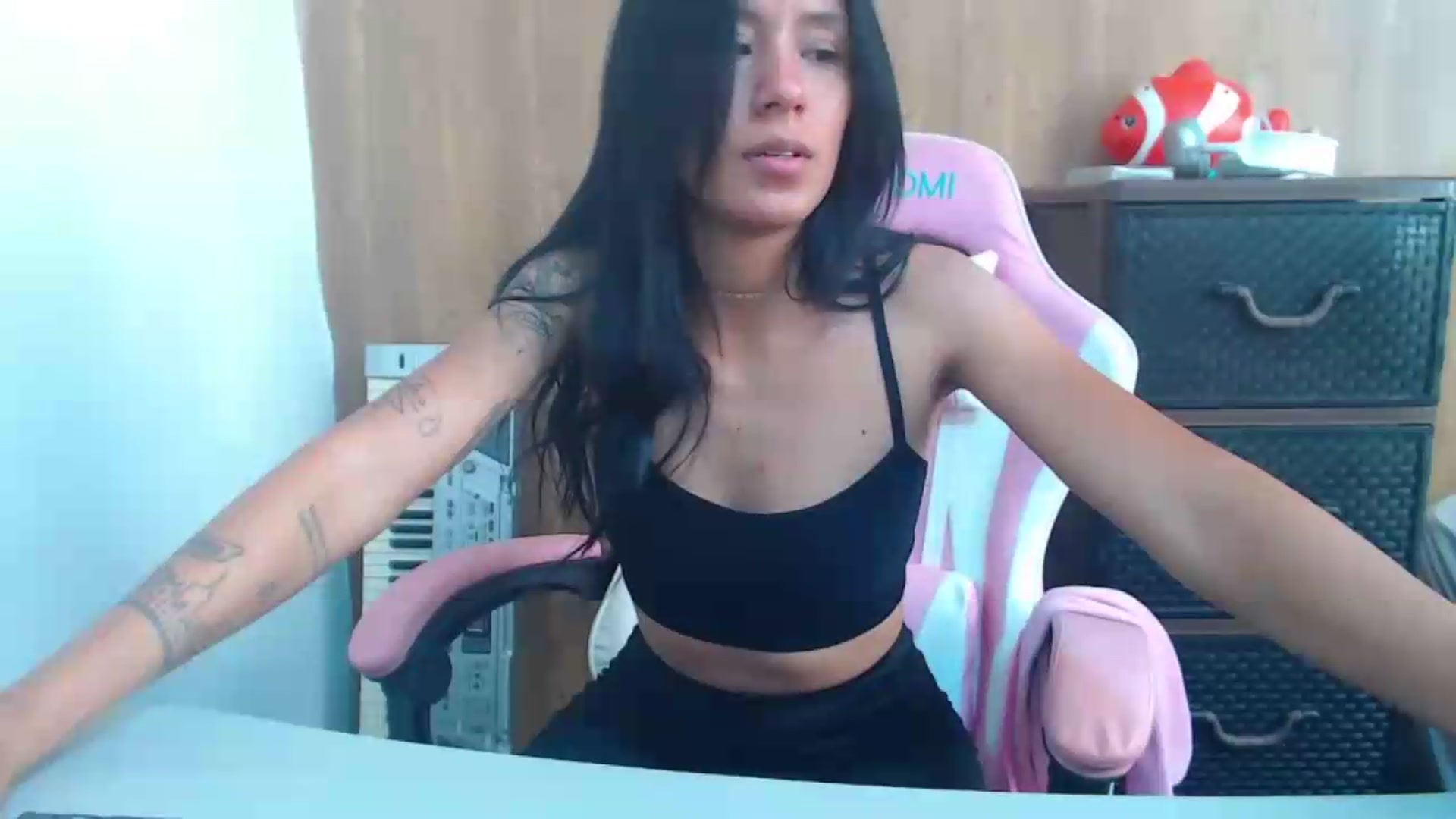 Gallery image thumbnail from soniaMars's myfreecams stream on, 07/21/2026, 15:08 image 12 of 20