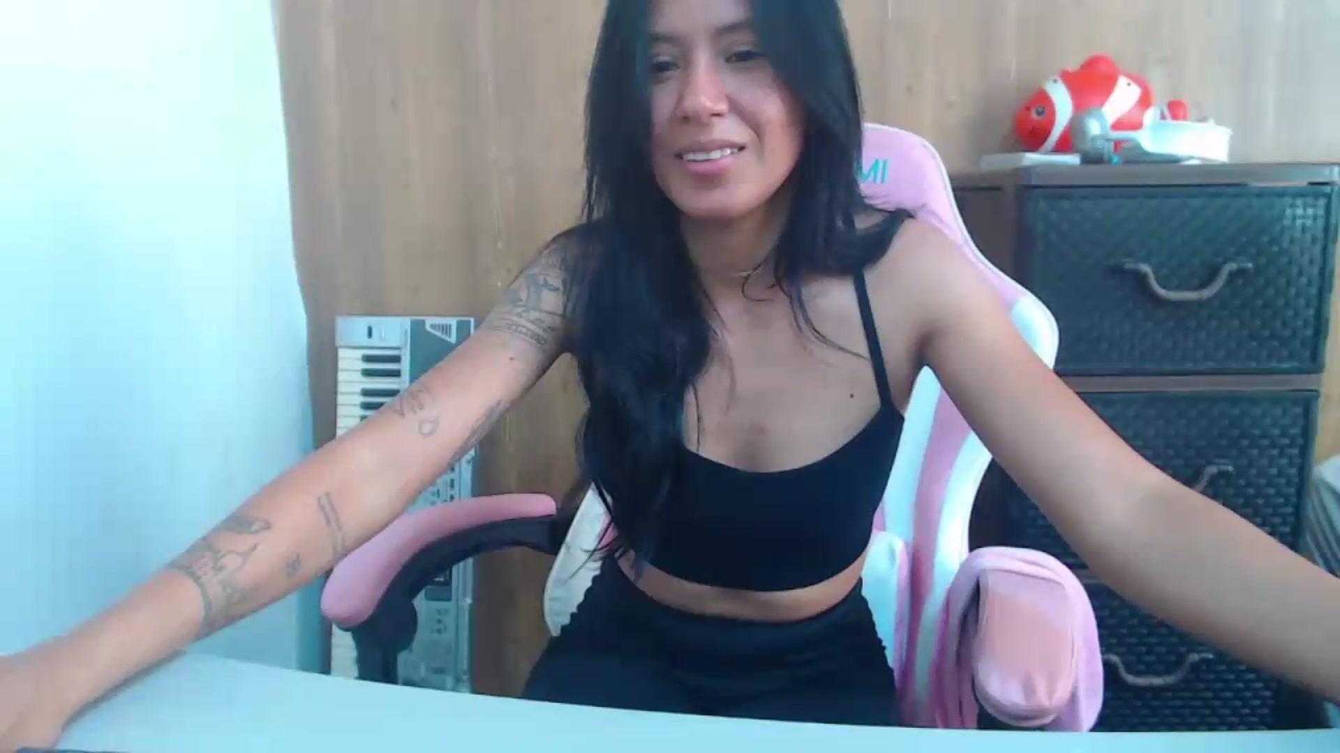 Gallery image thumbnail from soniaMars's myfreecams stream on, 07/21/2026, 15:08 image 17 of 20
