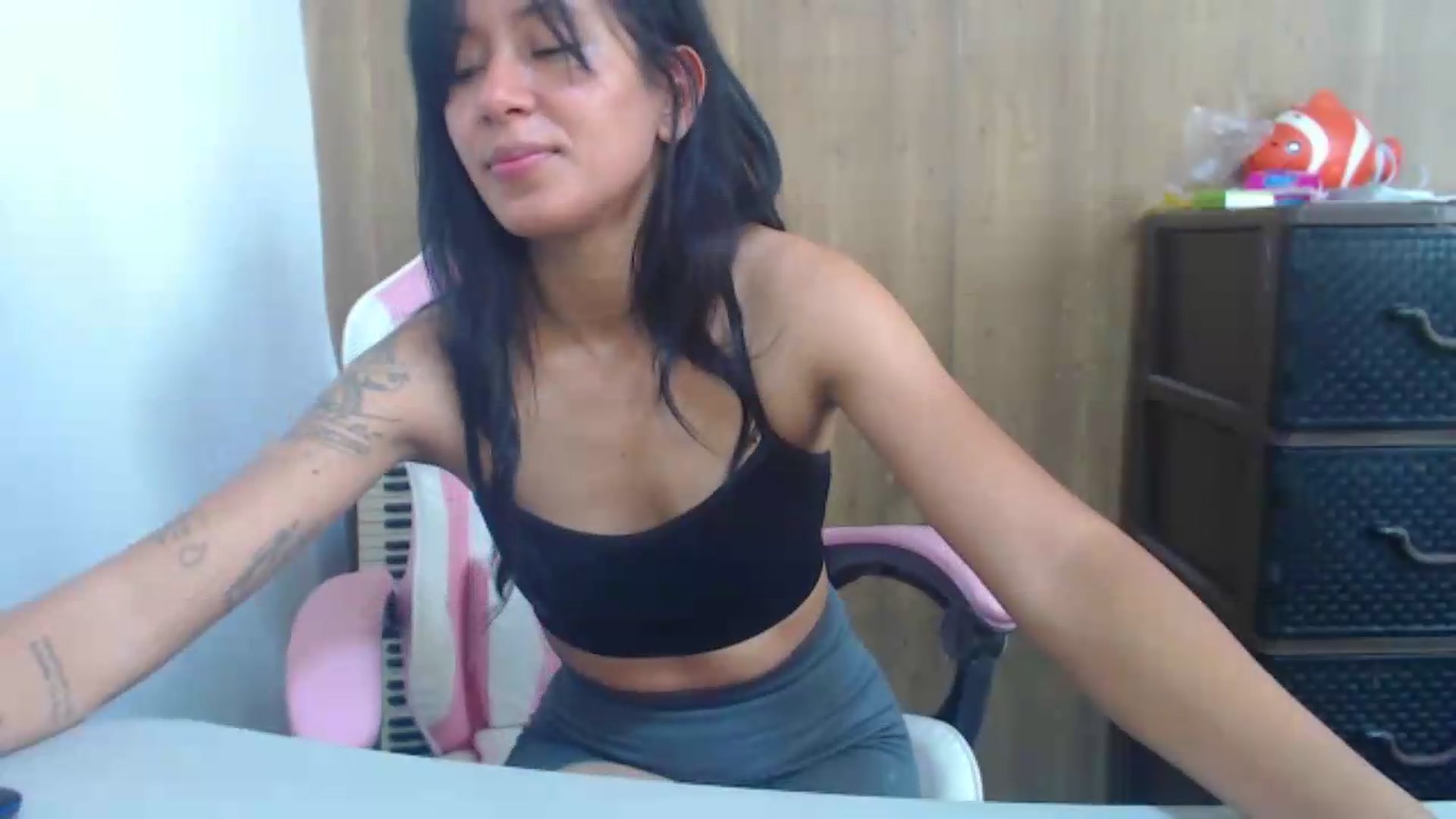 Gallery image thumbnail from soniaMars's myfreecams stream on, 07/28/2026, 16:44 image 9 of 20