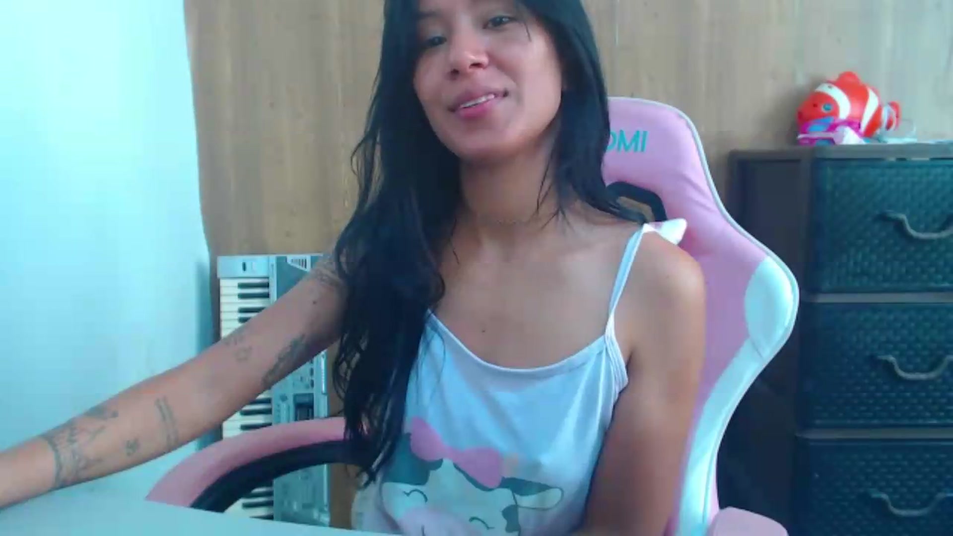 Gallery image thumbnail from soniaMars's myfreecams stream on, 08/04/2026, 14:27 image 17 of 20