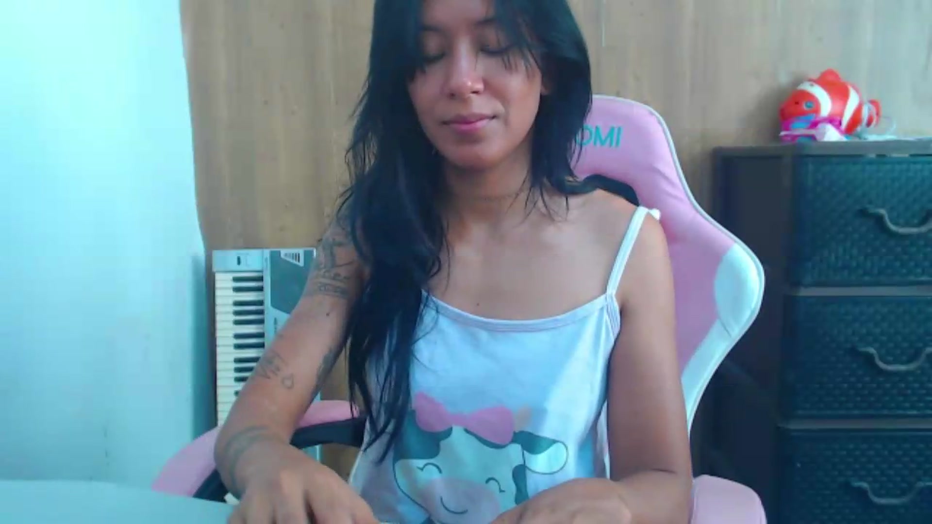 Gallery image thumbnail from soniaMars's myfreecams stream on, 08/04/2026, 14:27 image 14 of 20