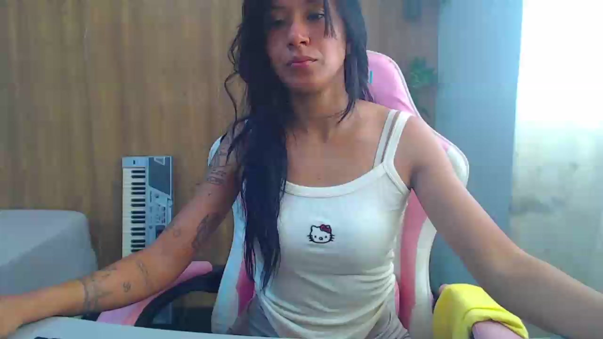 Gallery image thumbnail from soniaMars's myfreecams stream on, 08/05/2026, 14:58 image 6 of 20