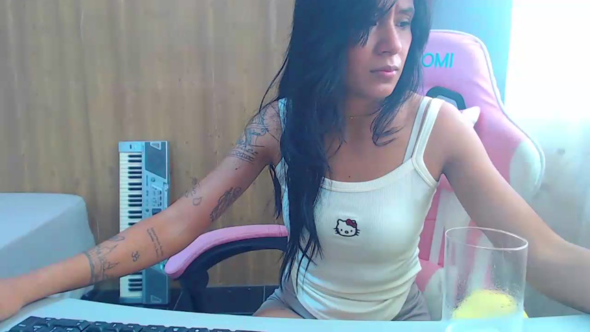 Gallery image thumbnail from soniaMars's myfreecams stream on, 08/05/2026, 14:58 image 17 of 20