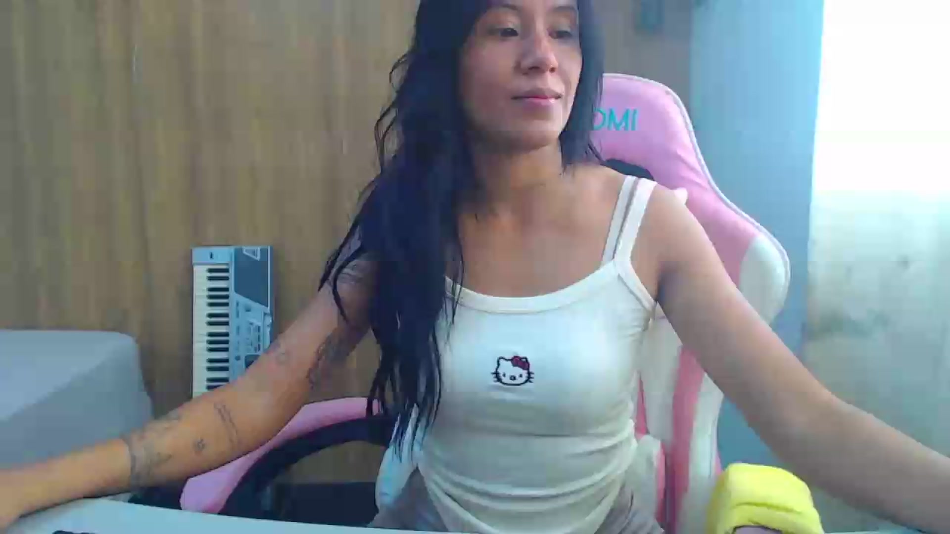 Gallery image thumbnail from soniaMars's myfreecams stream on, 08/05/2026, 14:58 image 10 of 20