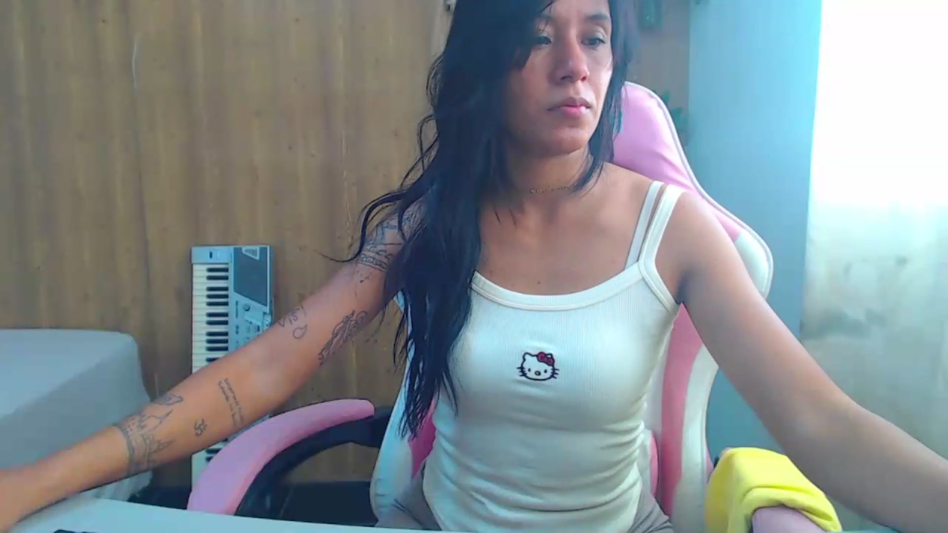 Gallery image thumbnail from soniaMars's myfreecams stream on, 08/05/2026, 14:58 image 4 of 20