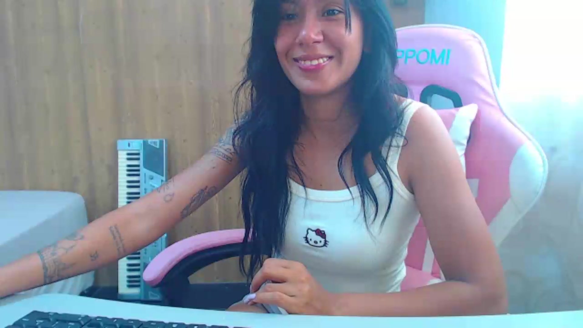 Gallery image thumbnail from soniaMars's myfreecams stream on, 08/05/2026, 15:50 image 19 of 20