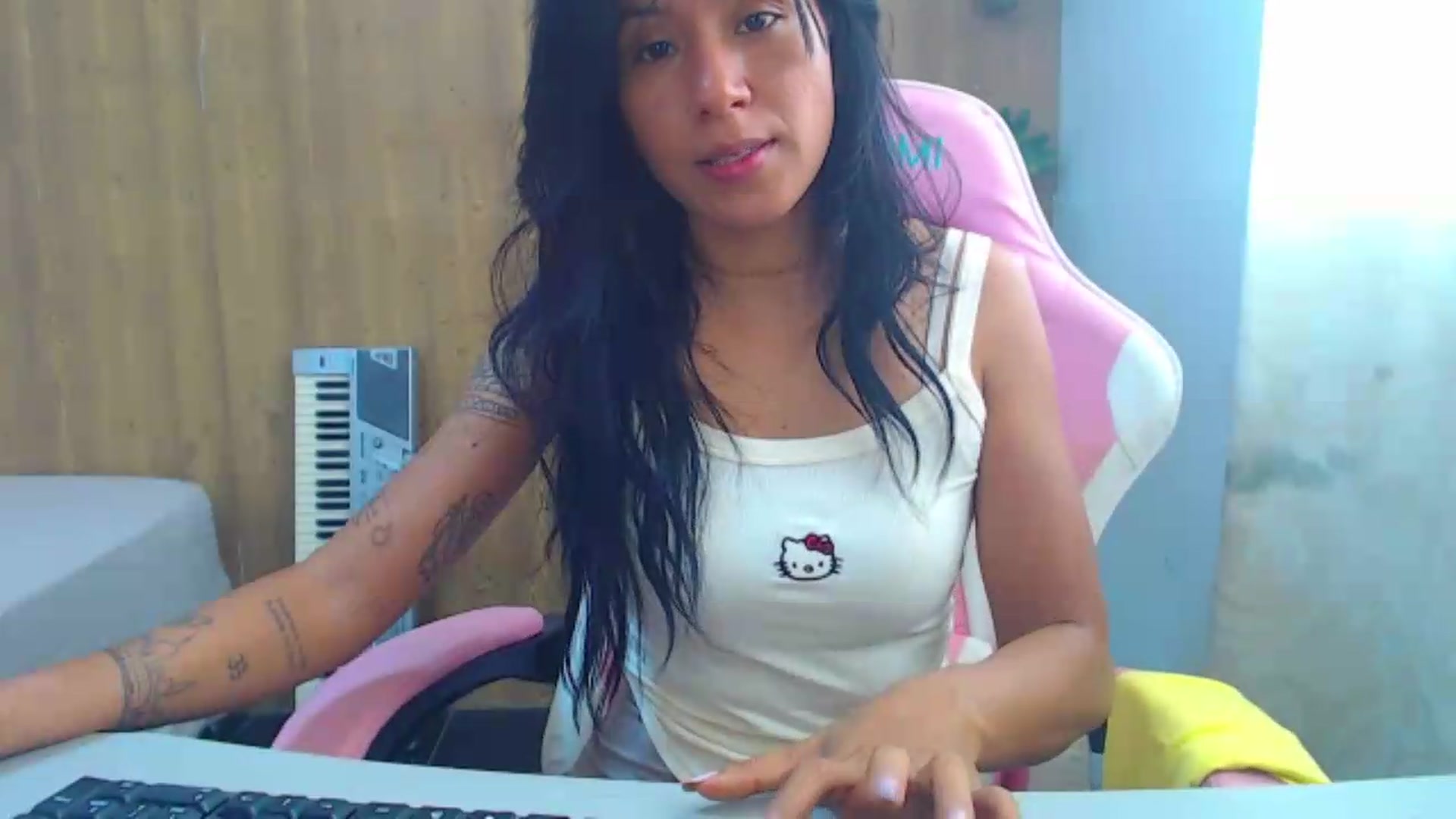 Gallery image thumbnail from soniaMars's myfreecams stream on, 08/05/2026, 15:50 image 17 of 20